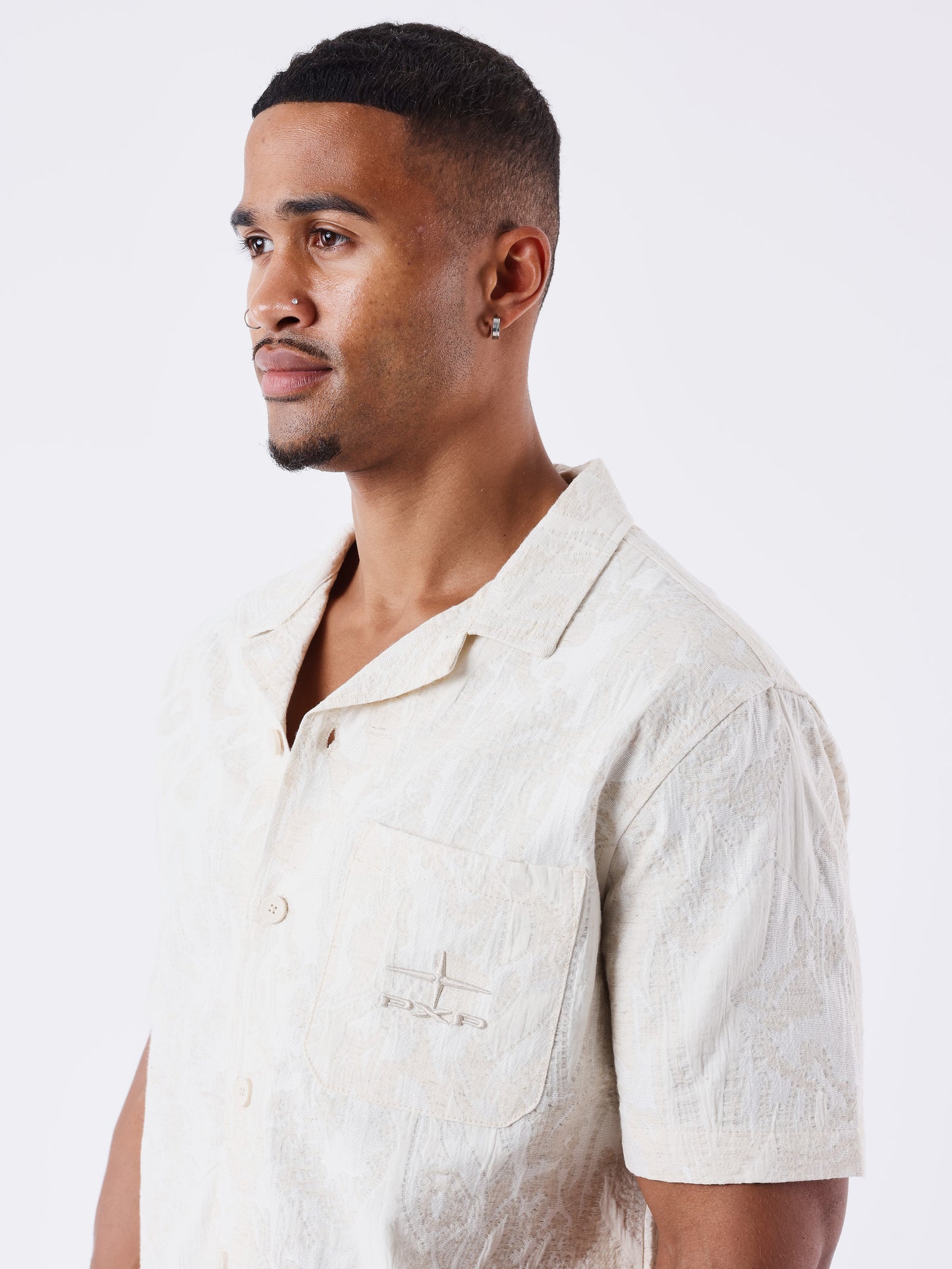 chemise-motif-floral-beige