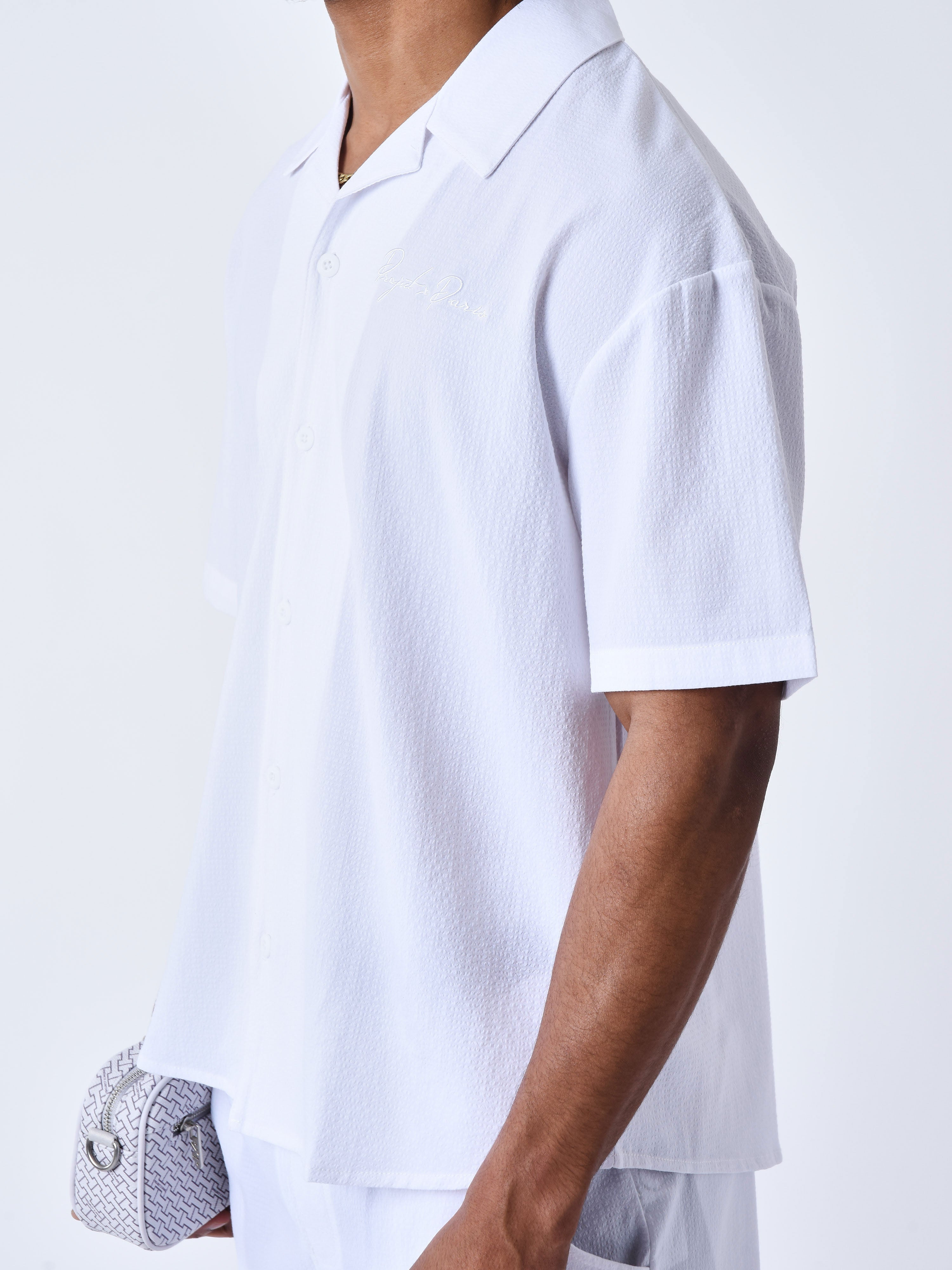 chemise-texture-brode-blanc-modelshot