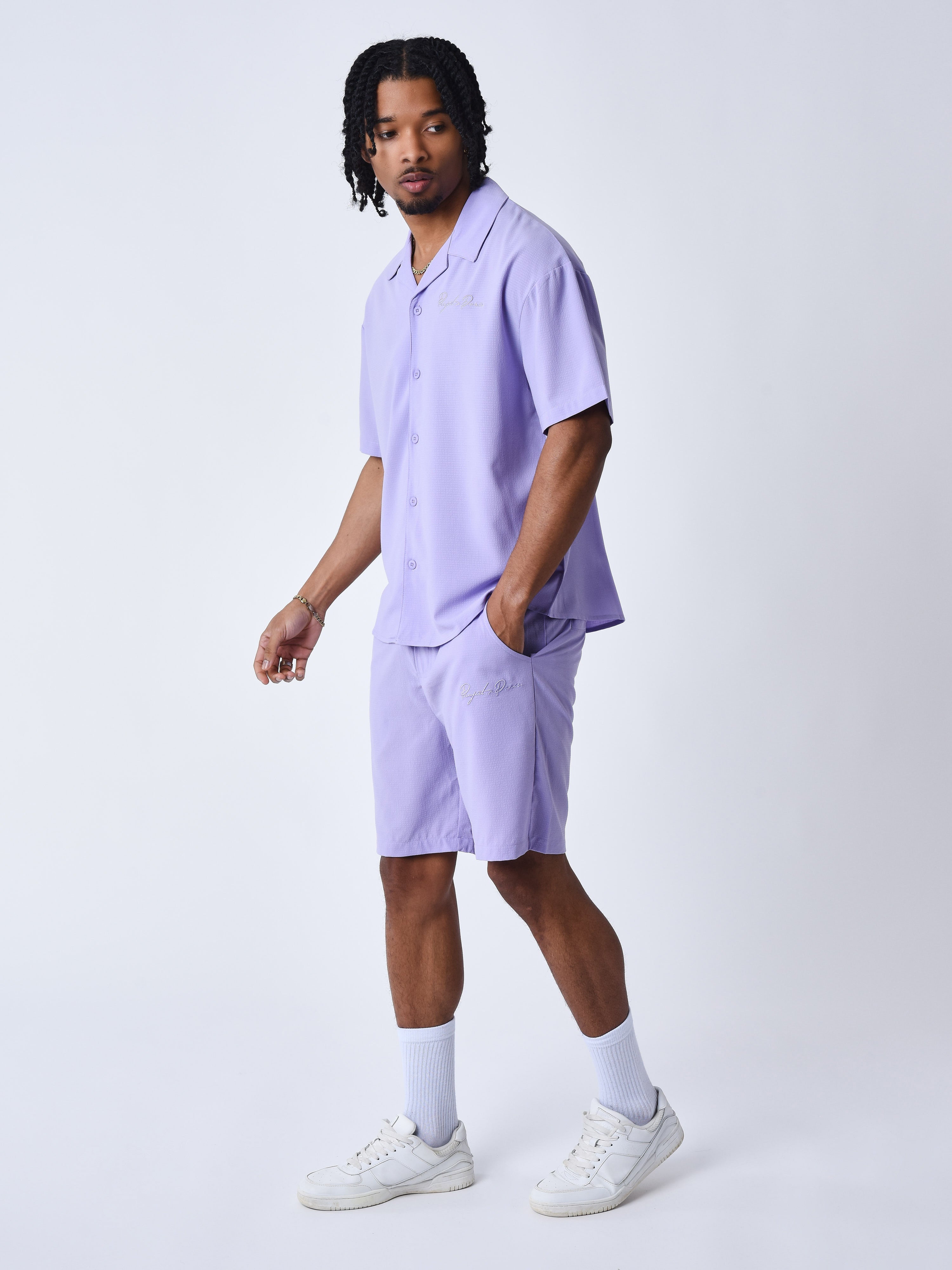 chemise-texture-brode-lilas-modelshot
