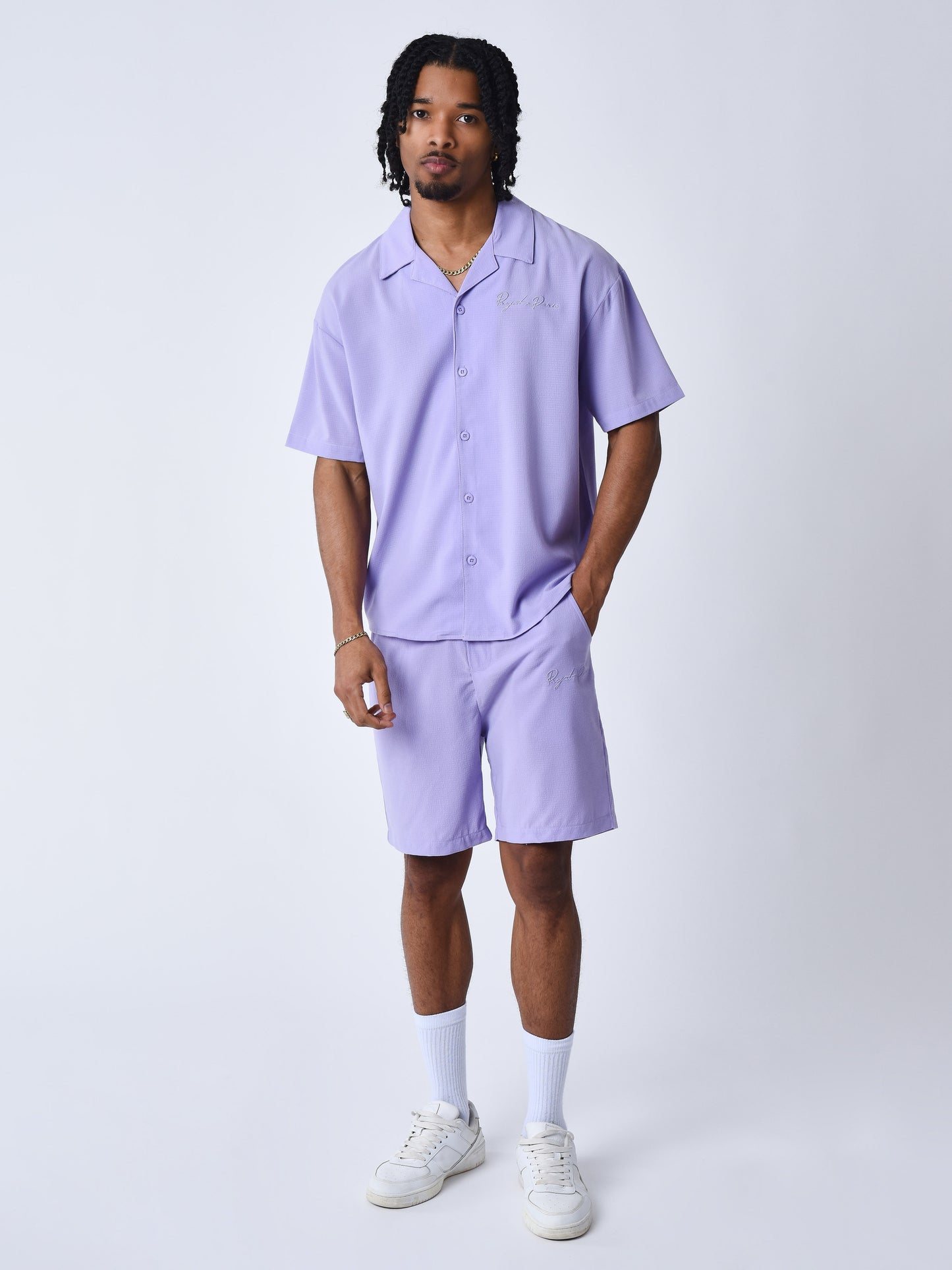 chemise-texture-brode-lilas-modelshot
