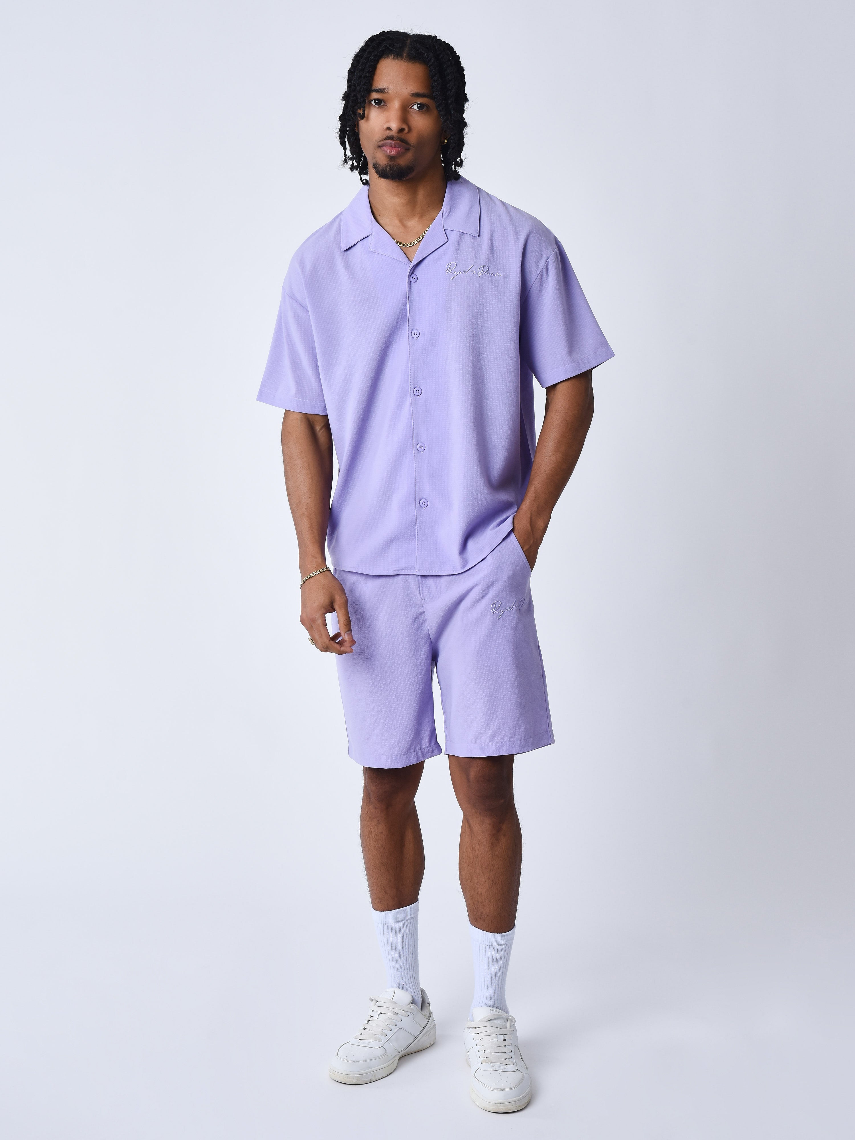 chemise-texture-brode-lilas-modelshot