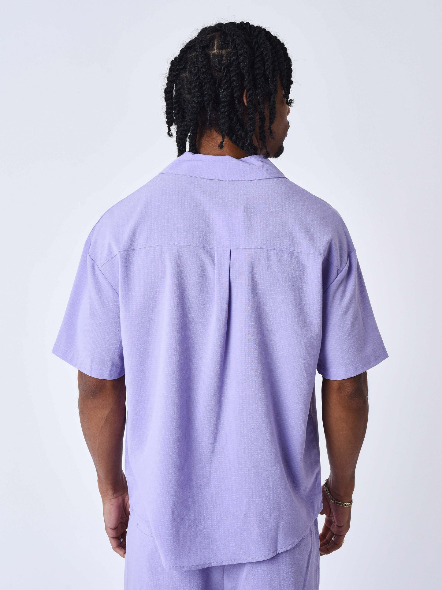 chemise-texture-brode-lilas-modelshot