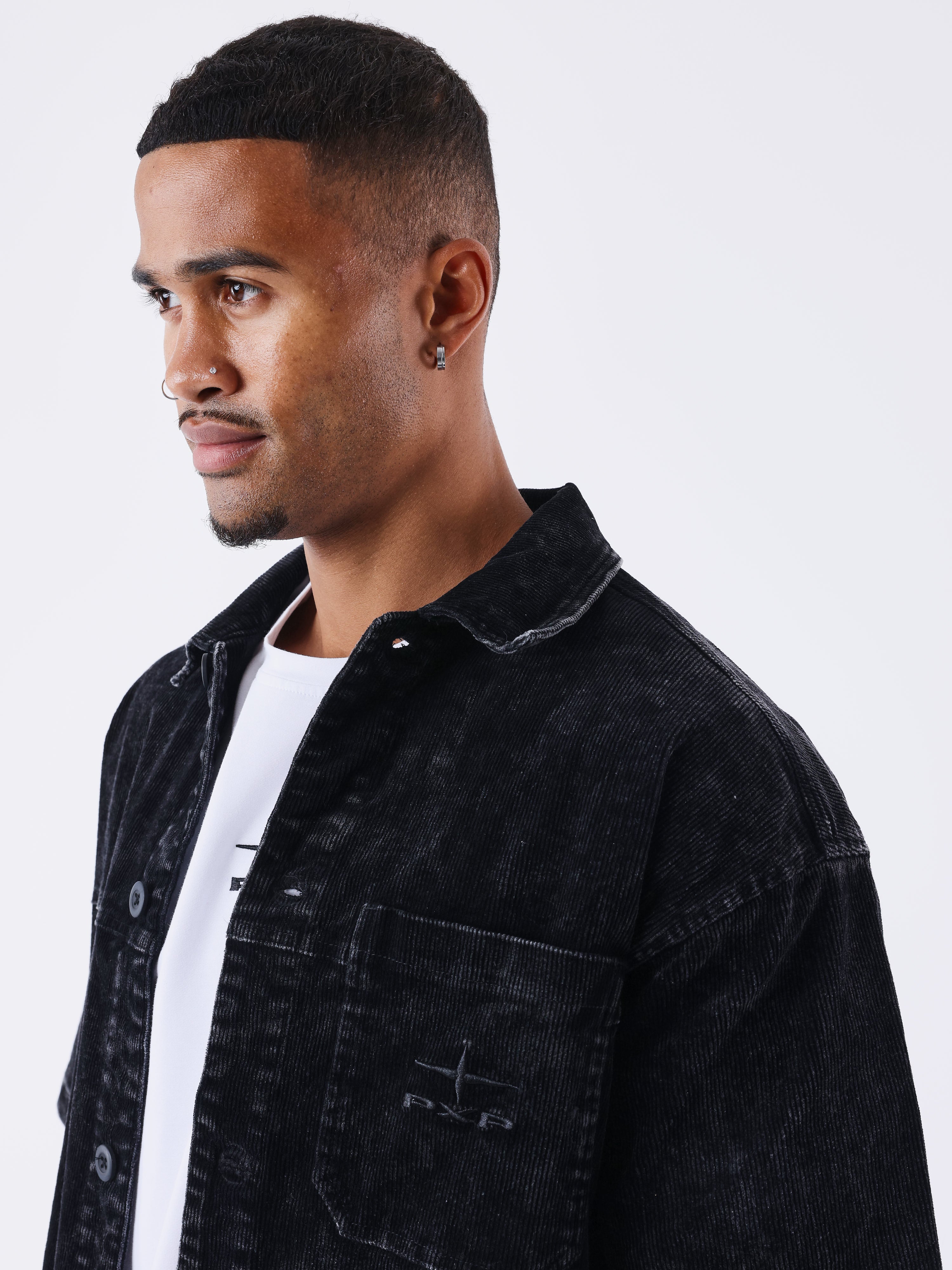 chemise-velours-cotele-noir