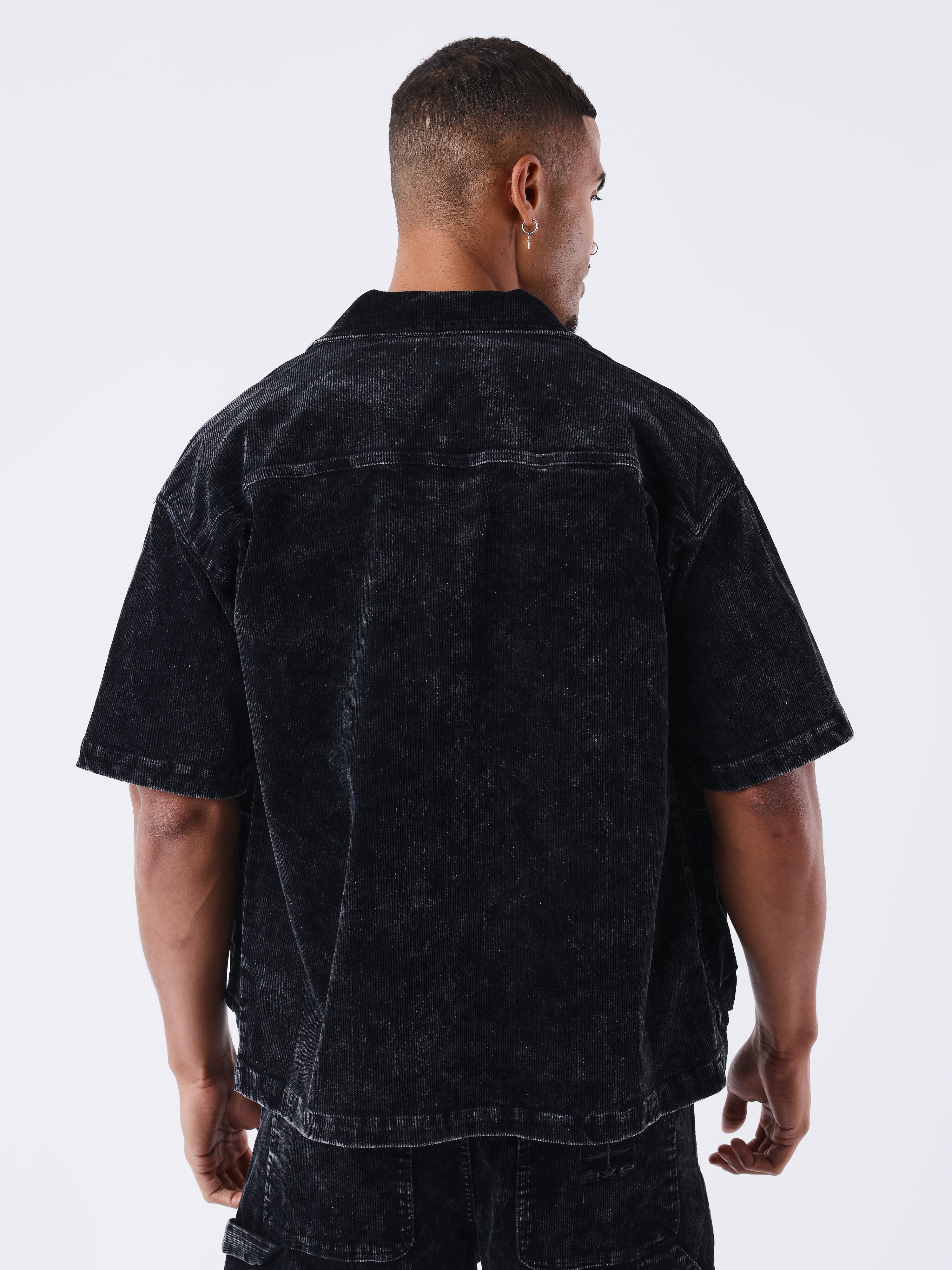 chemise-velours-cotele-noir