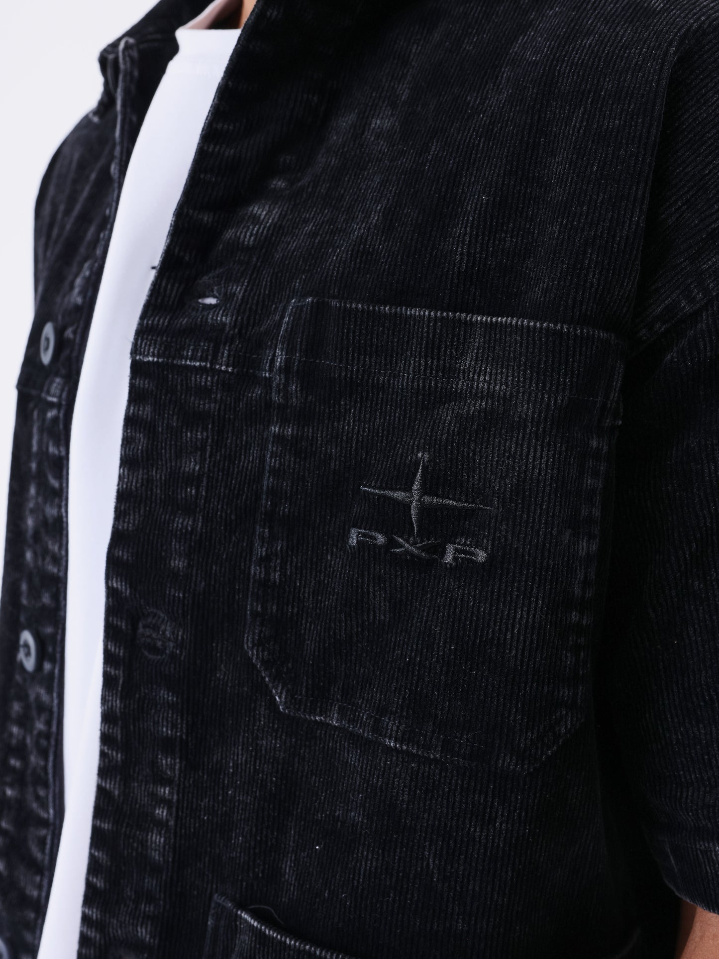 chemise-velours-cotele-noir