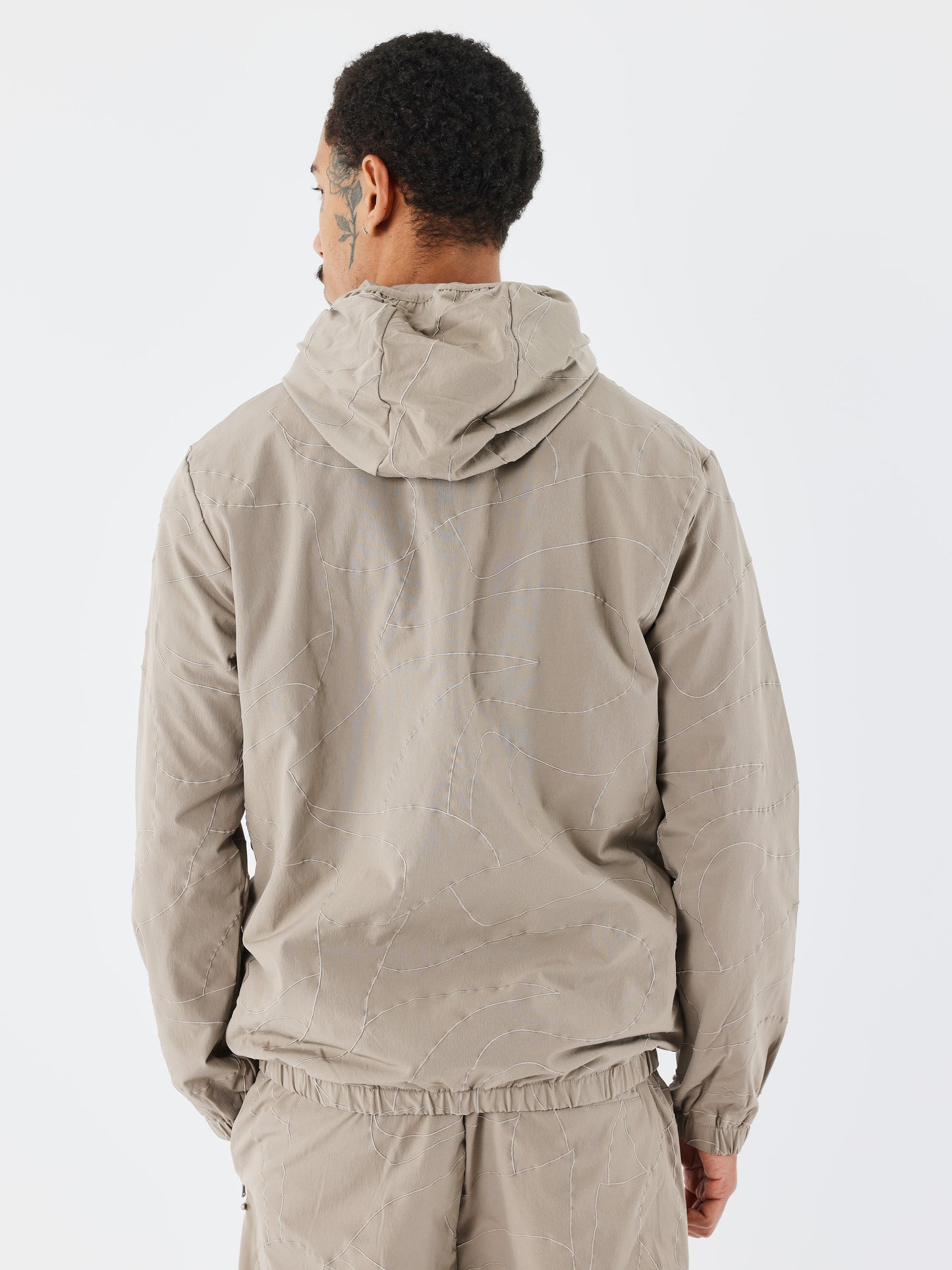 coupe-vent-a-details-brode-taupe