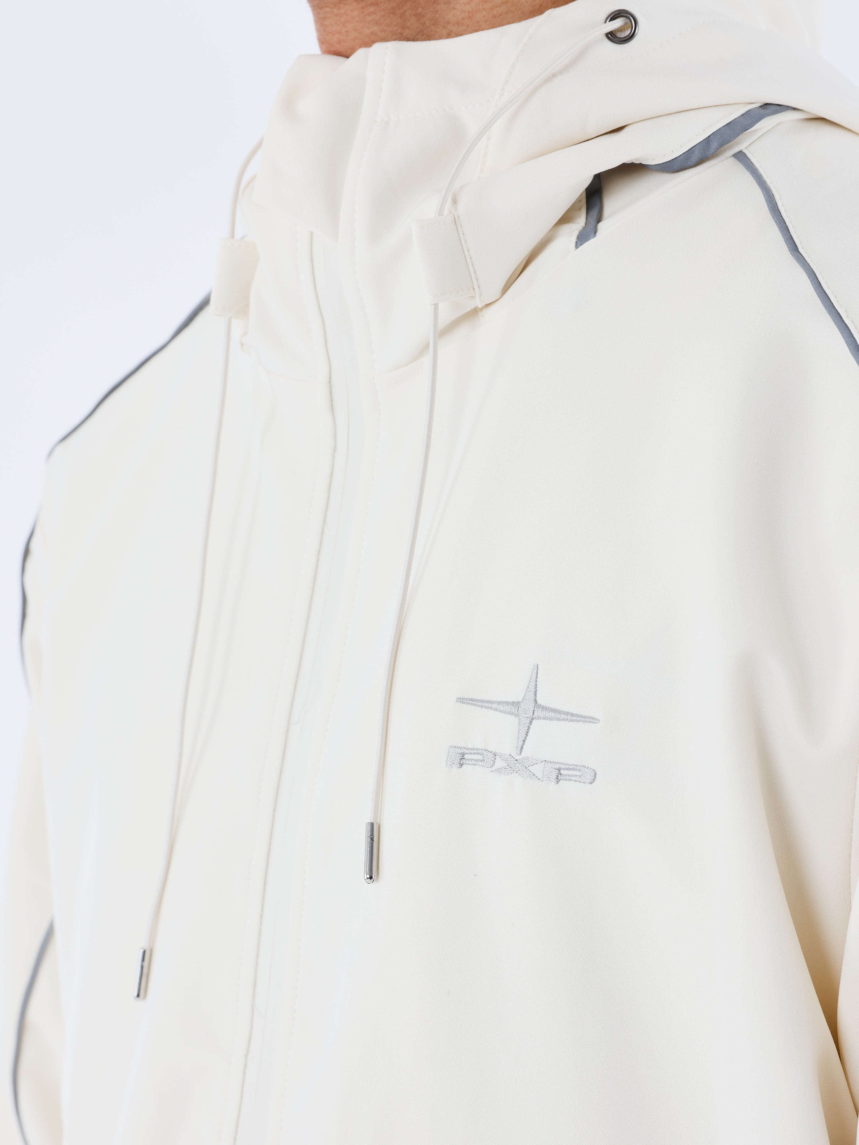 coupe-vent-a-details-reflechisant-craie