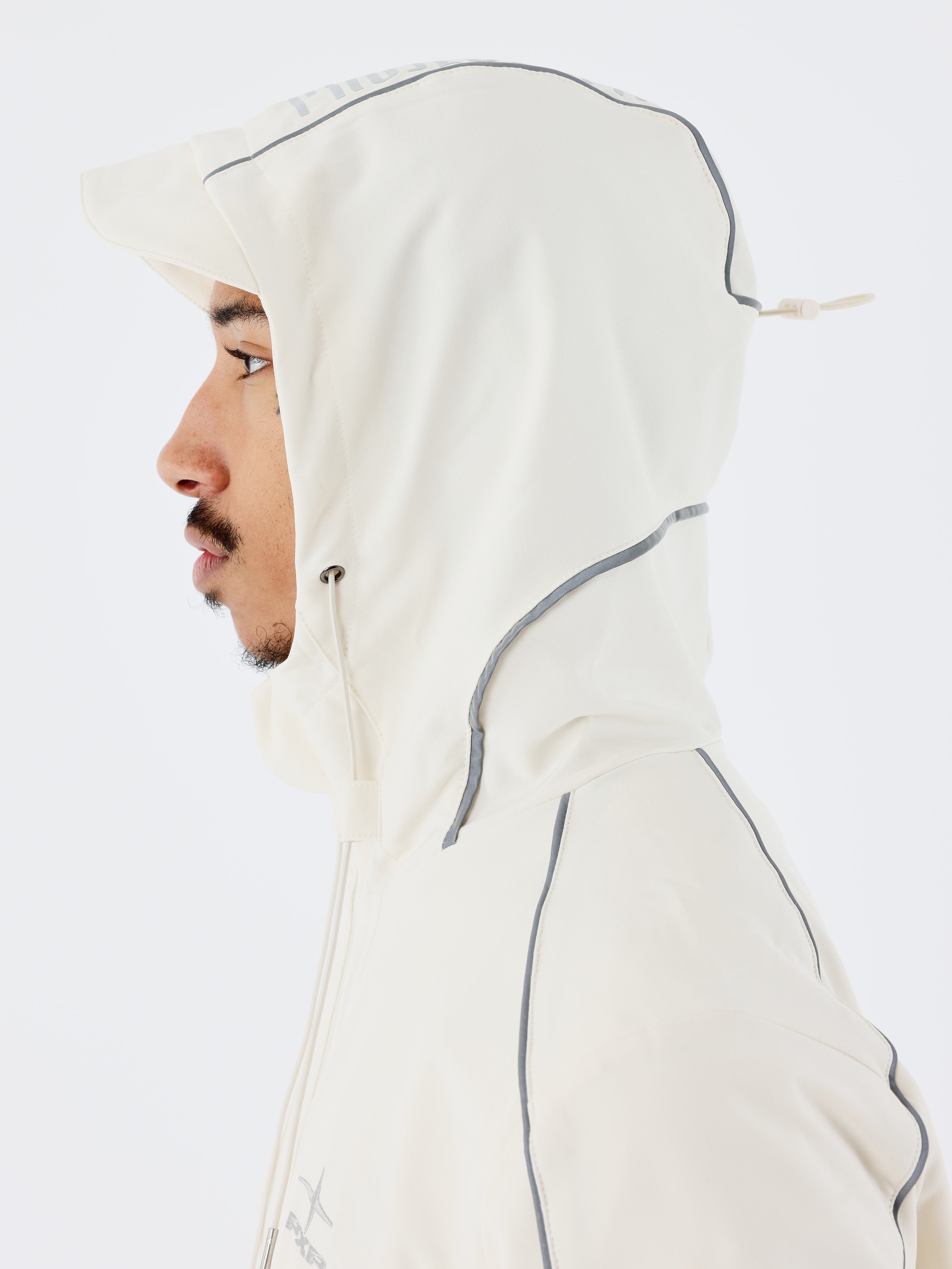 coupe-vent-a-details-reflechisant-craie