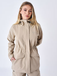 coupe-vent-longue-beige-modelshot