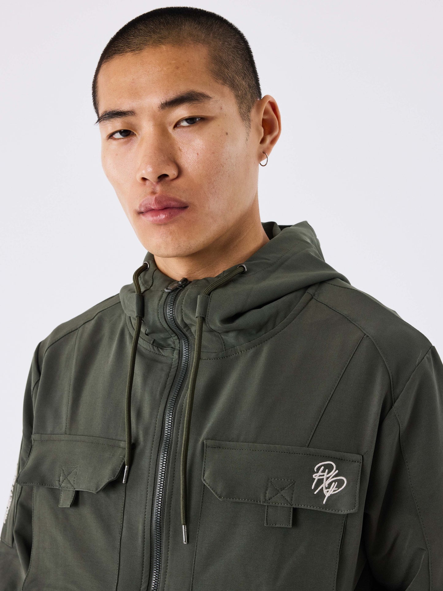 coupe-vent-technique-olive-fonce