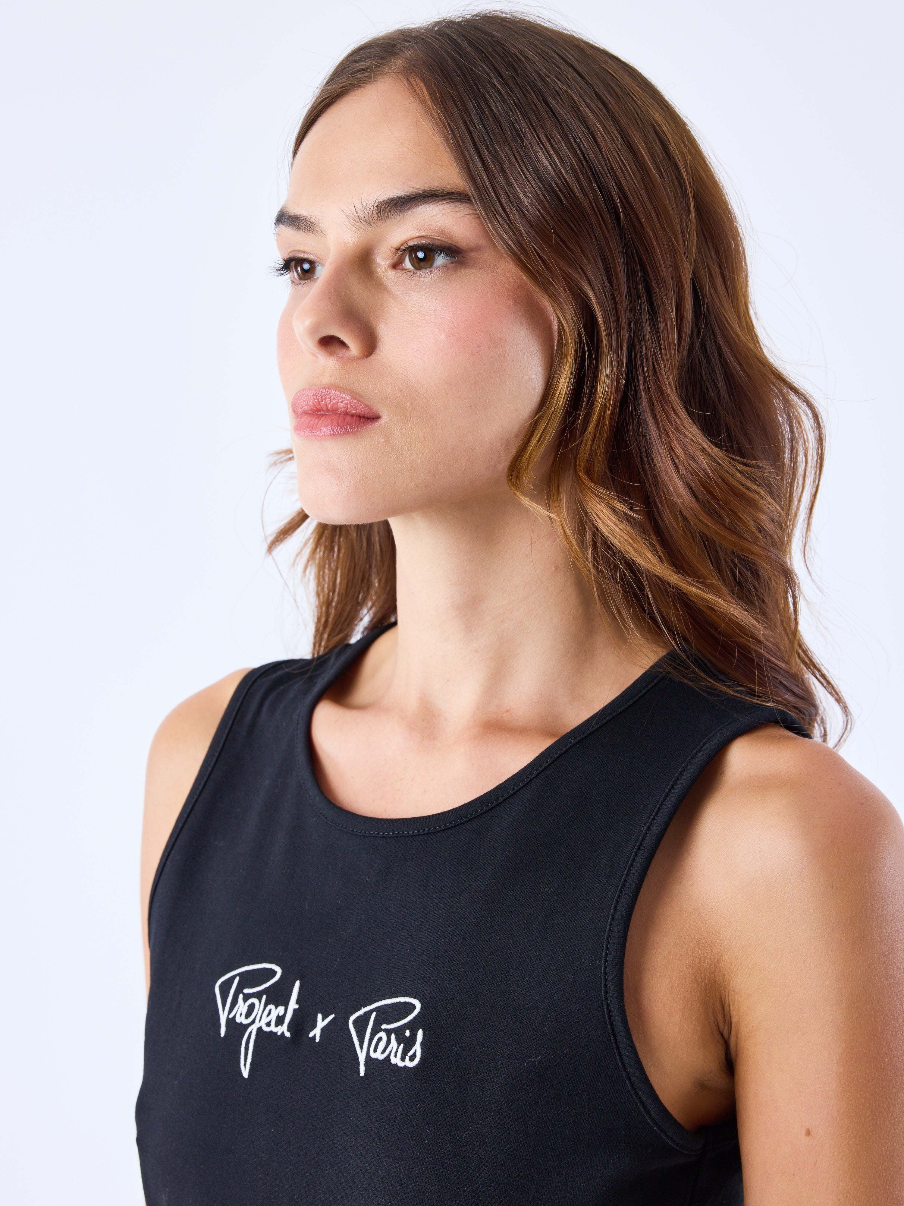 crop-top-debardeur-essentials-noir