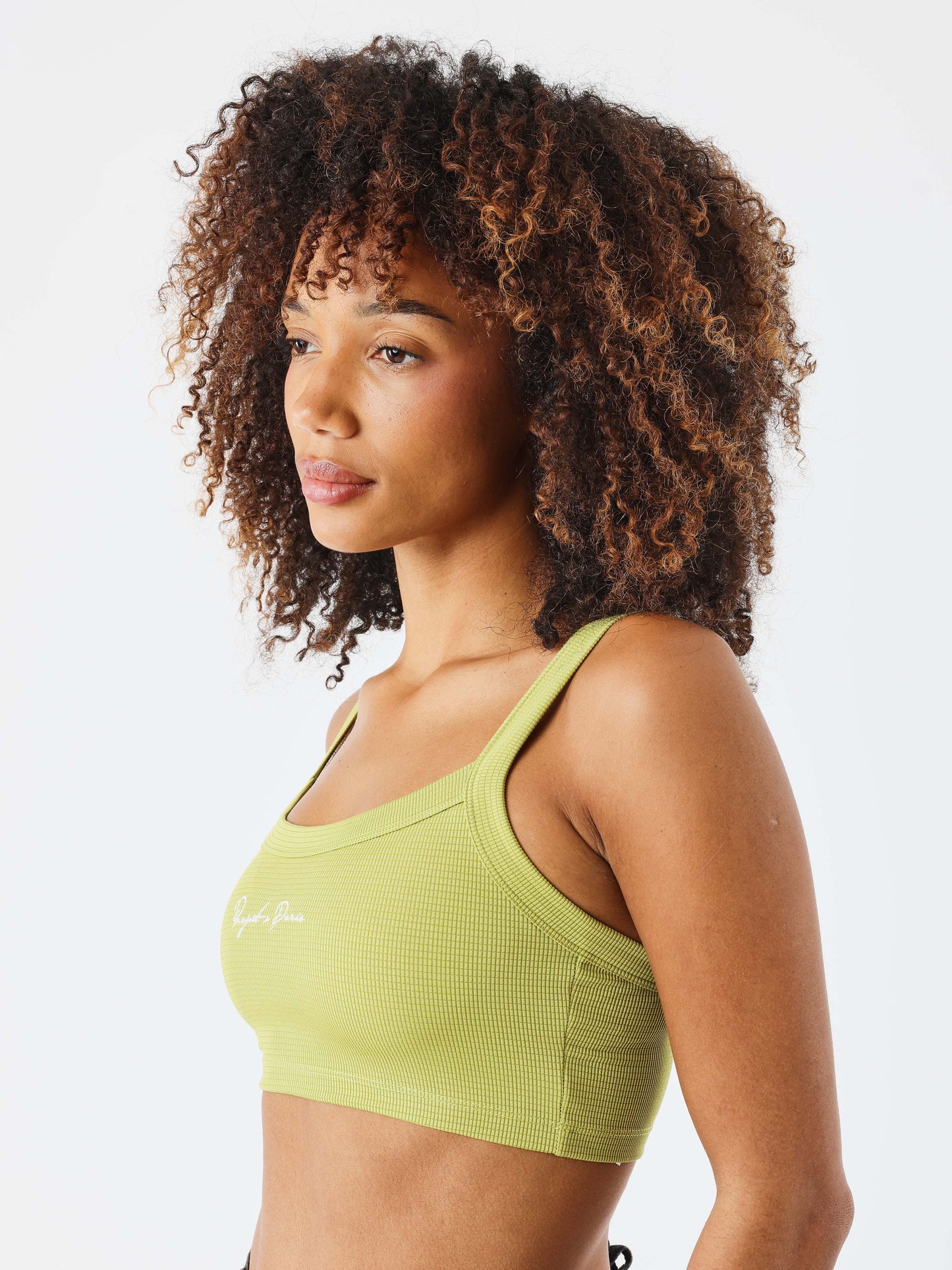 crop-top-nala-pistache-modelshot