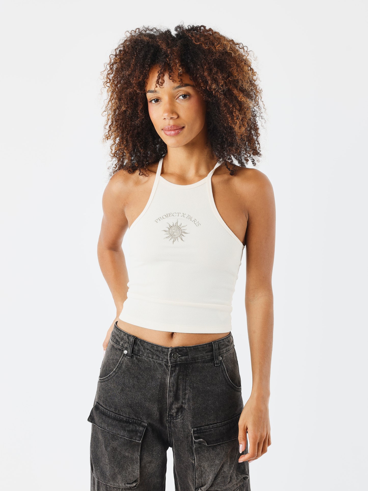 crop-top-sun-craie-modelshot