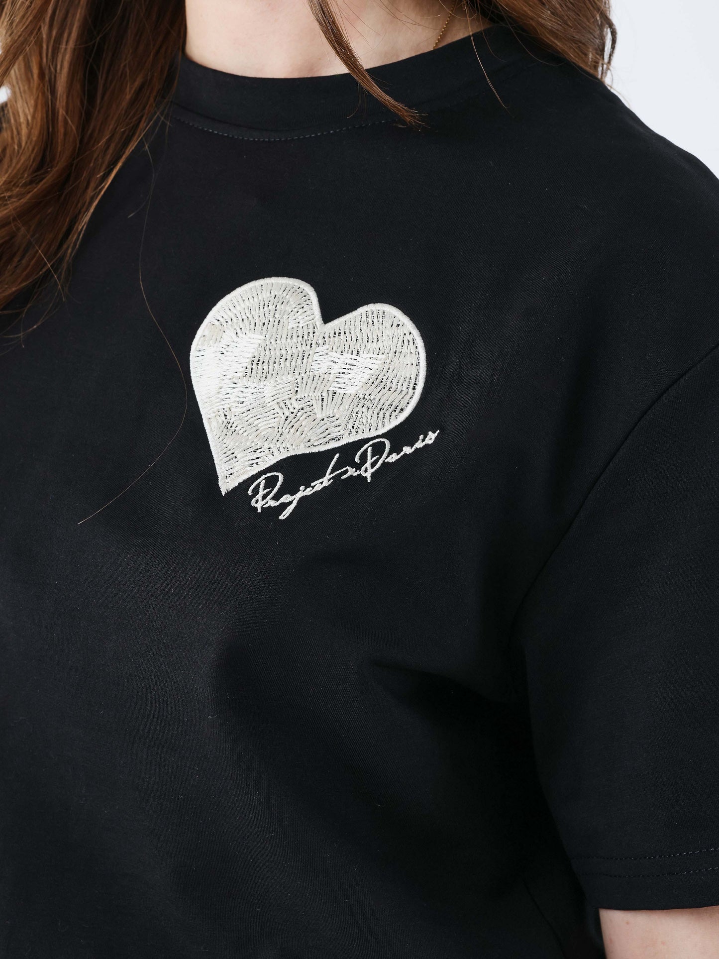 crop-top-tee-wicker-heart-noir