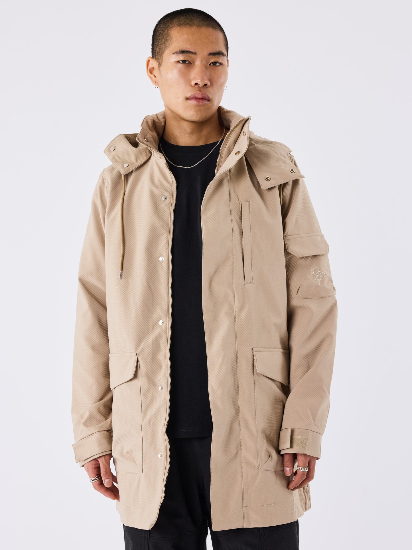 doudoune-longue-a-poches-beige-modelshot