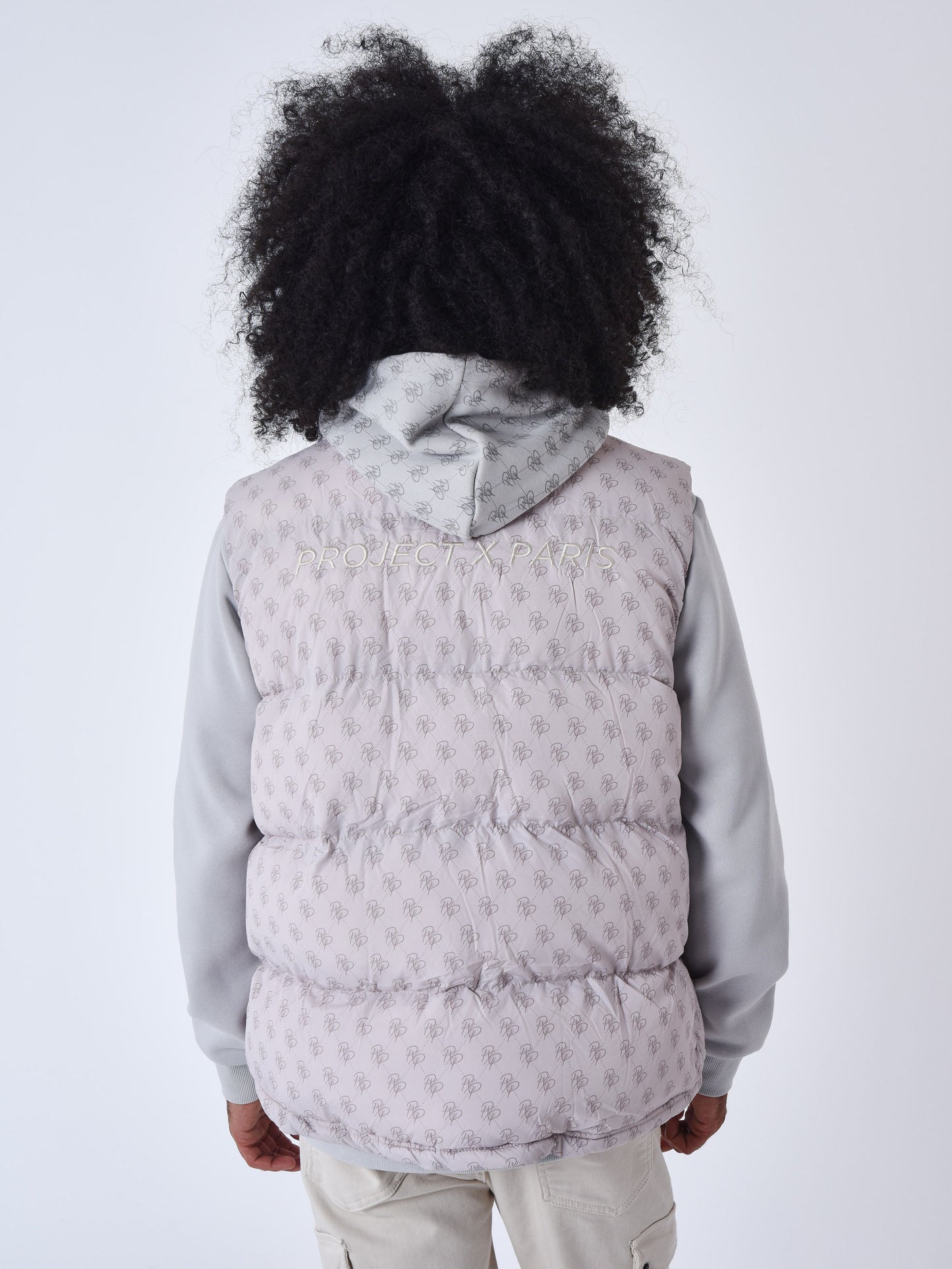 doudoune-sans-manches-all-over-monogramme-greige