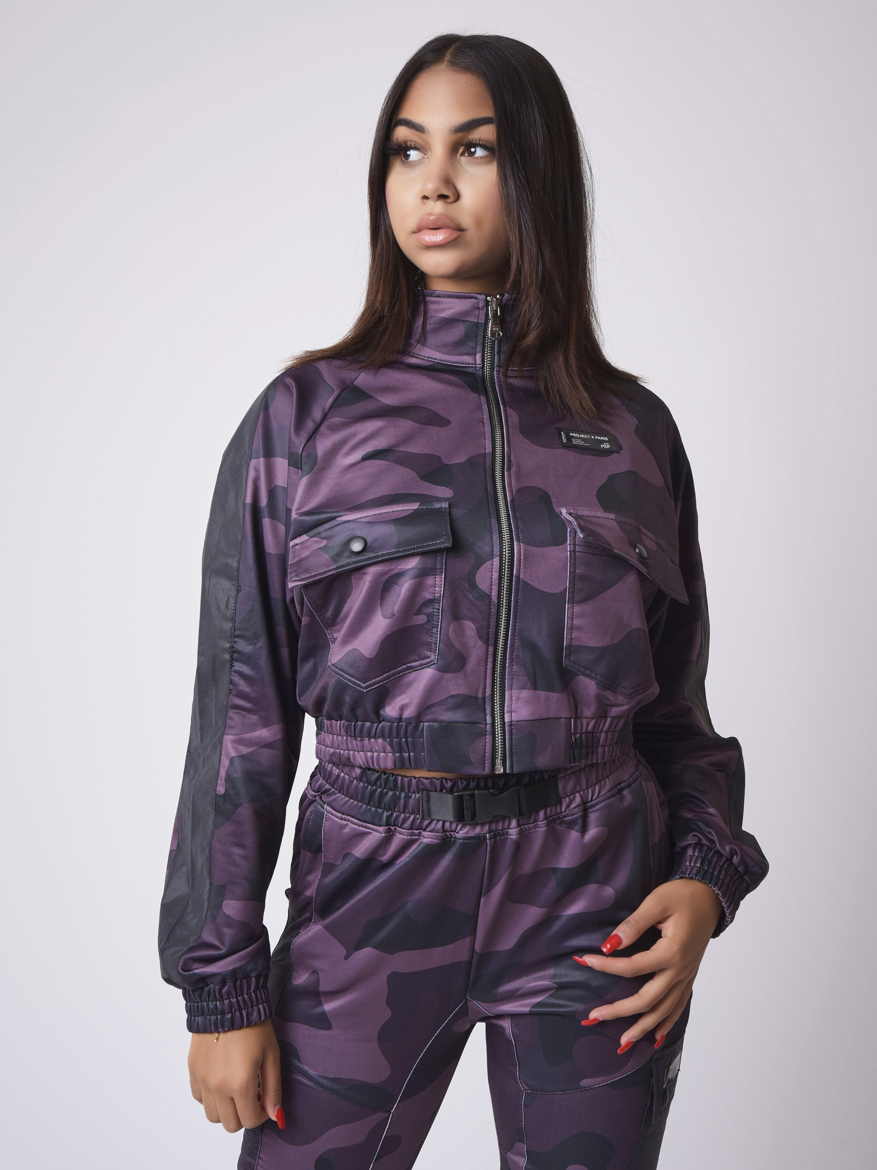 f203094-violet-modelshot