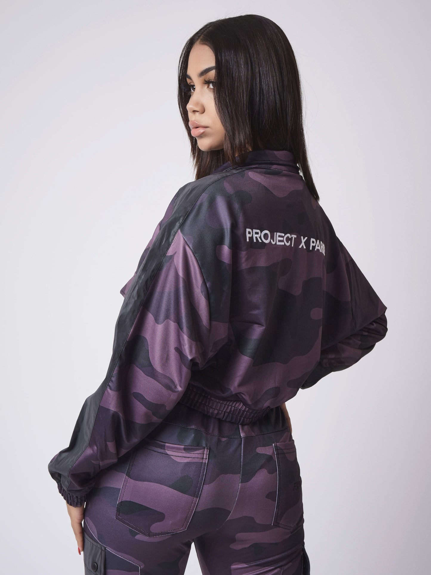 f203094-violet-modelshot