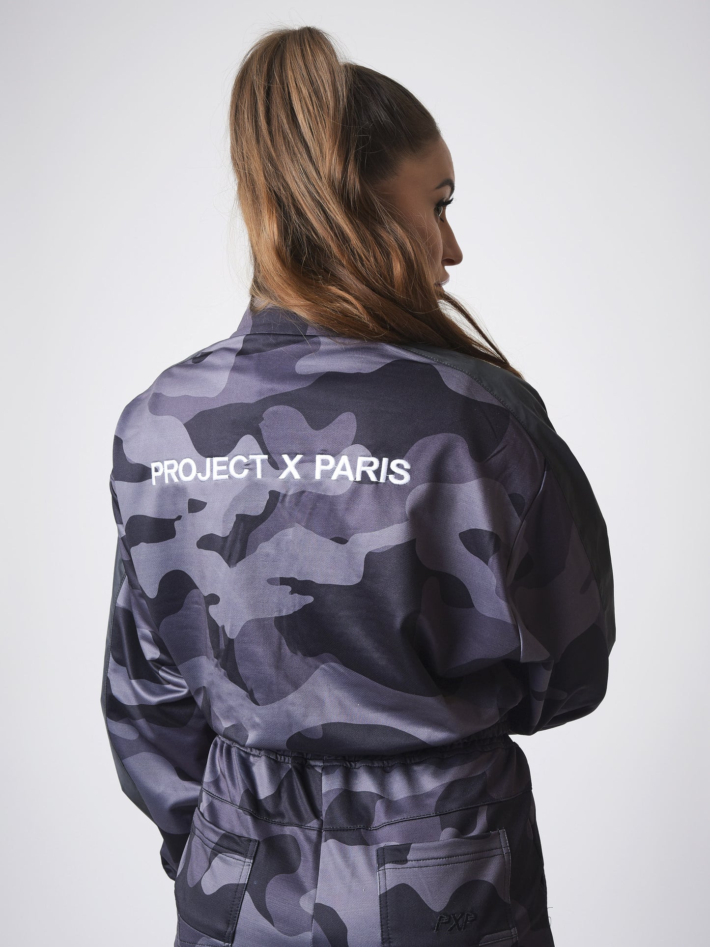 f203094-noir