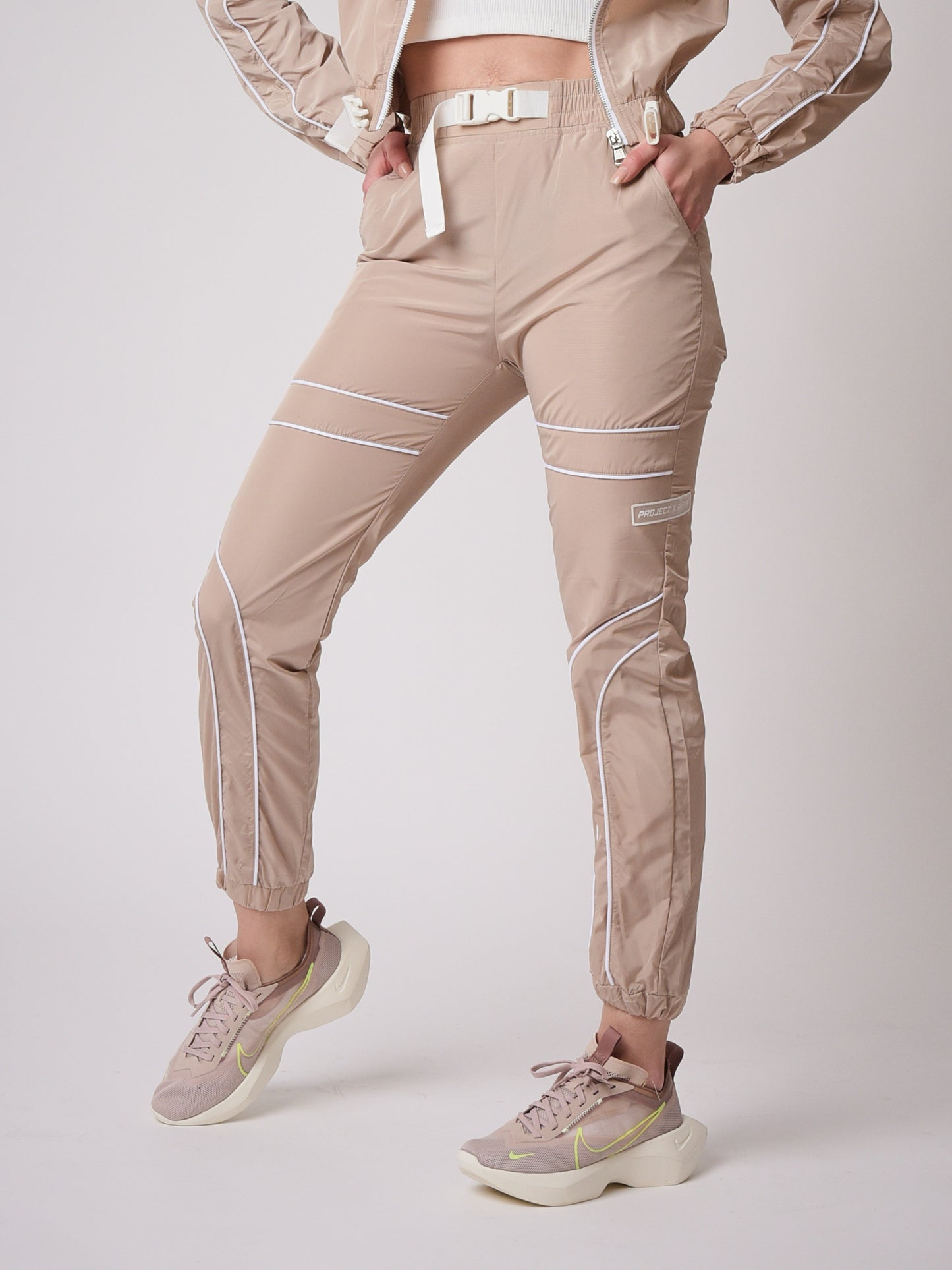 f204080-beige
