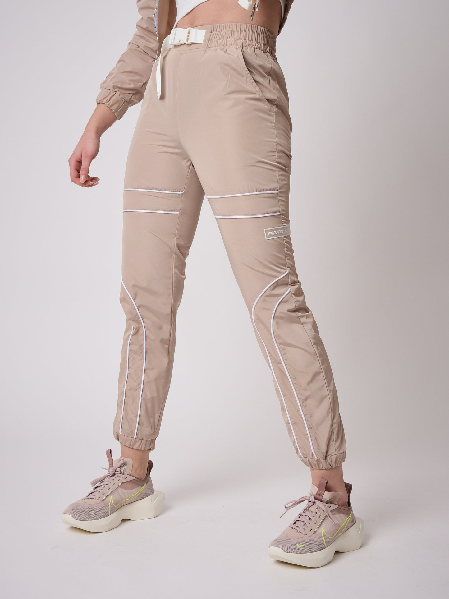 f204080-beige