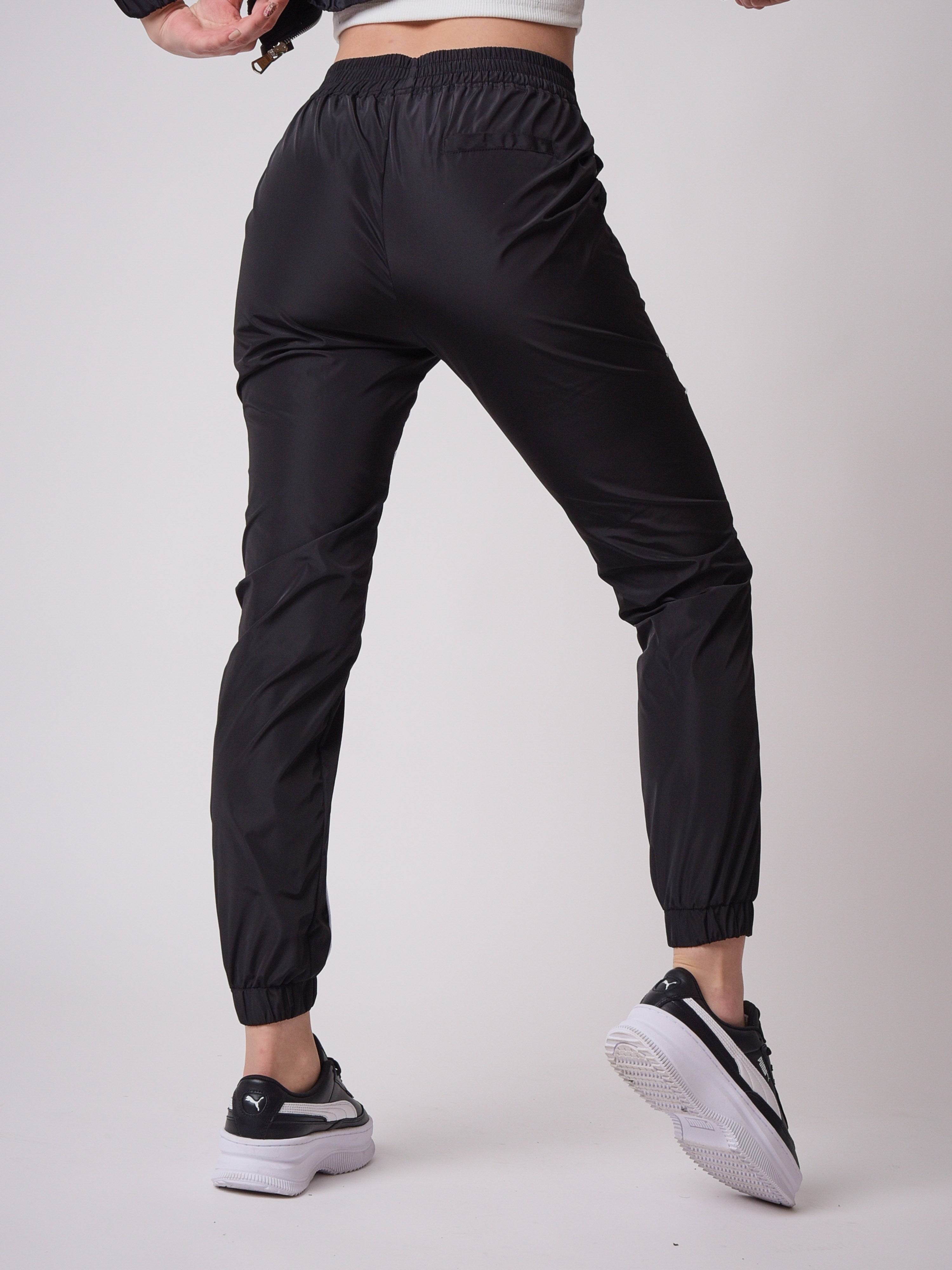 Pantaloni de trening basic cu piping-4
