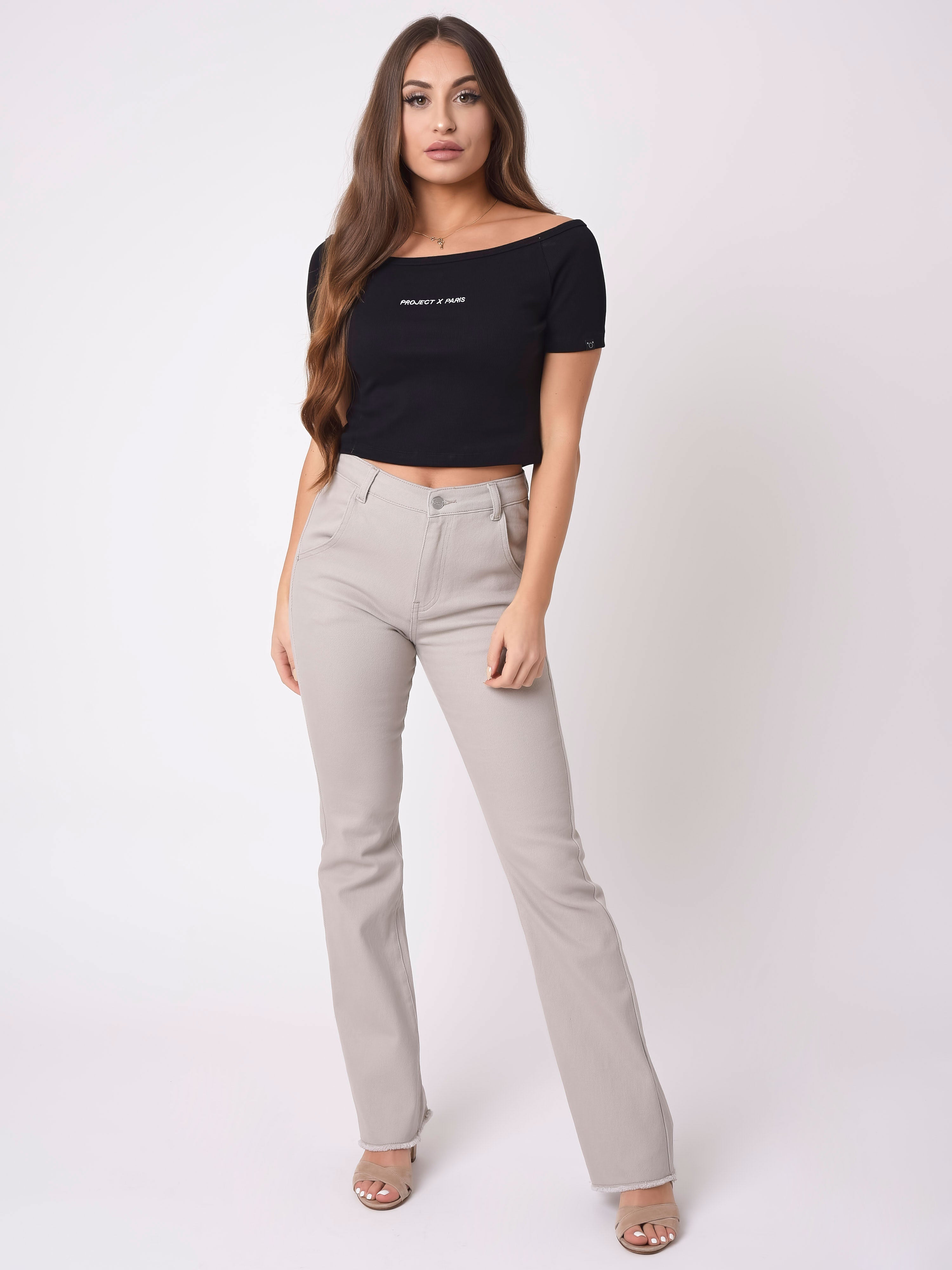 f211076-noir-modelshot