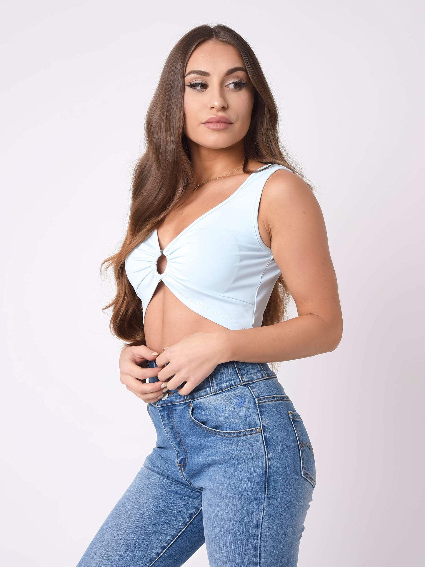 f211078-bleu-clair-modelshot