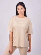 f211083-beige-modelshot
