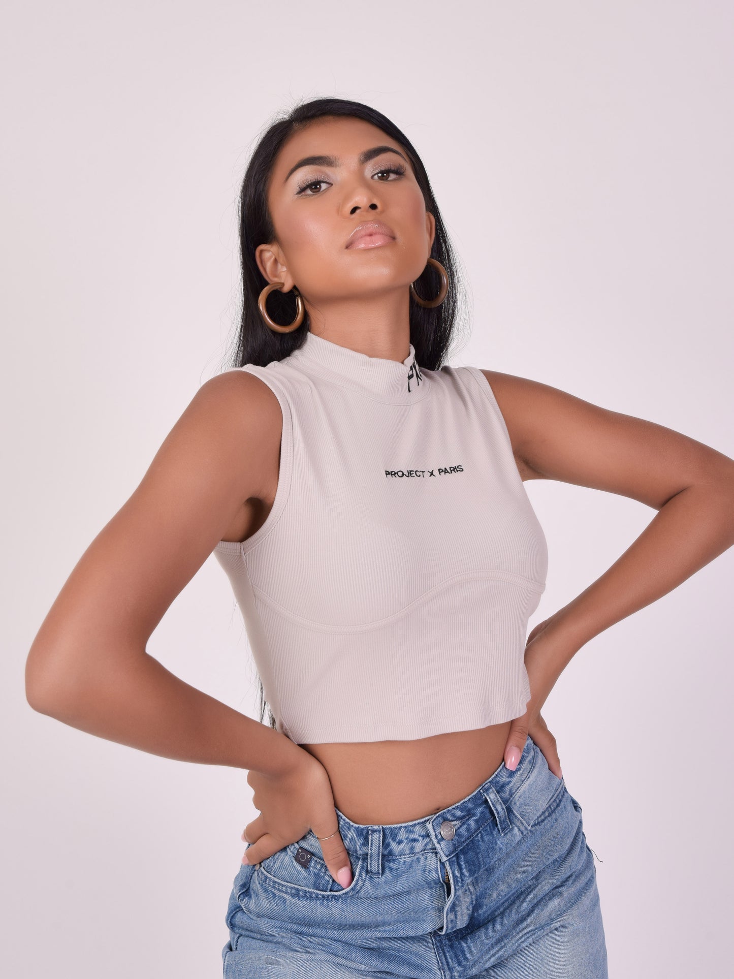 f211091-beige-modelshot