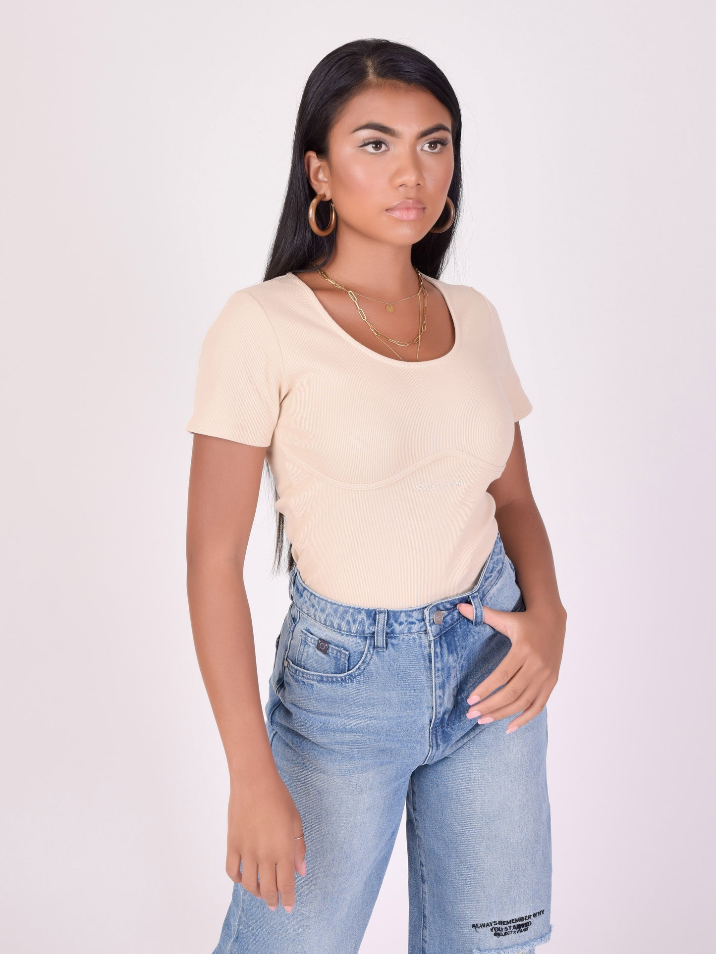 f211117-beige-modelshot