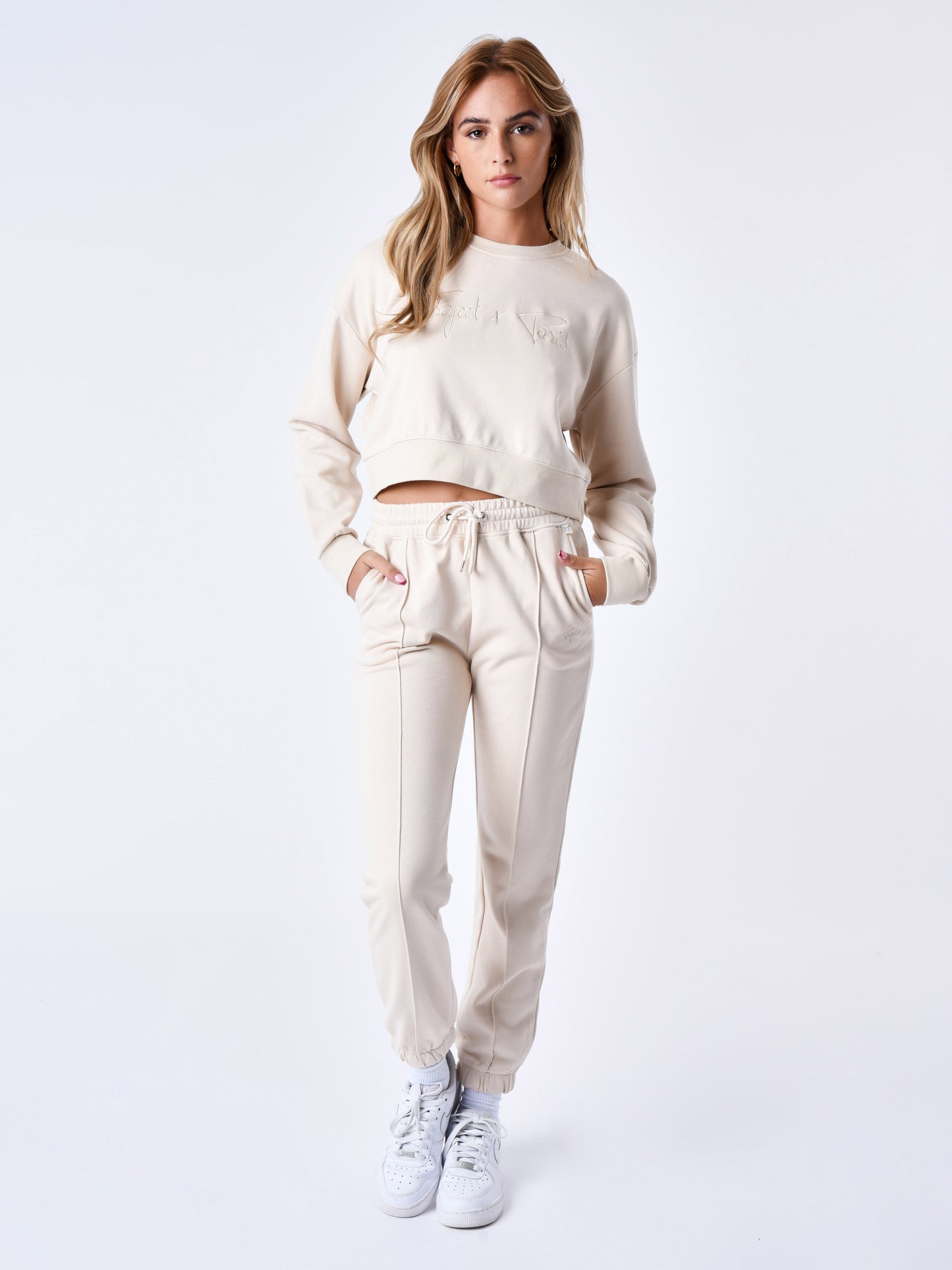 f212103-ivoire-modelshot