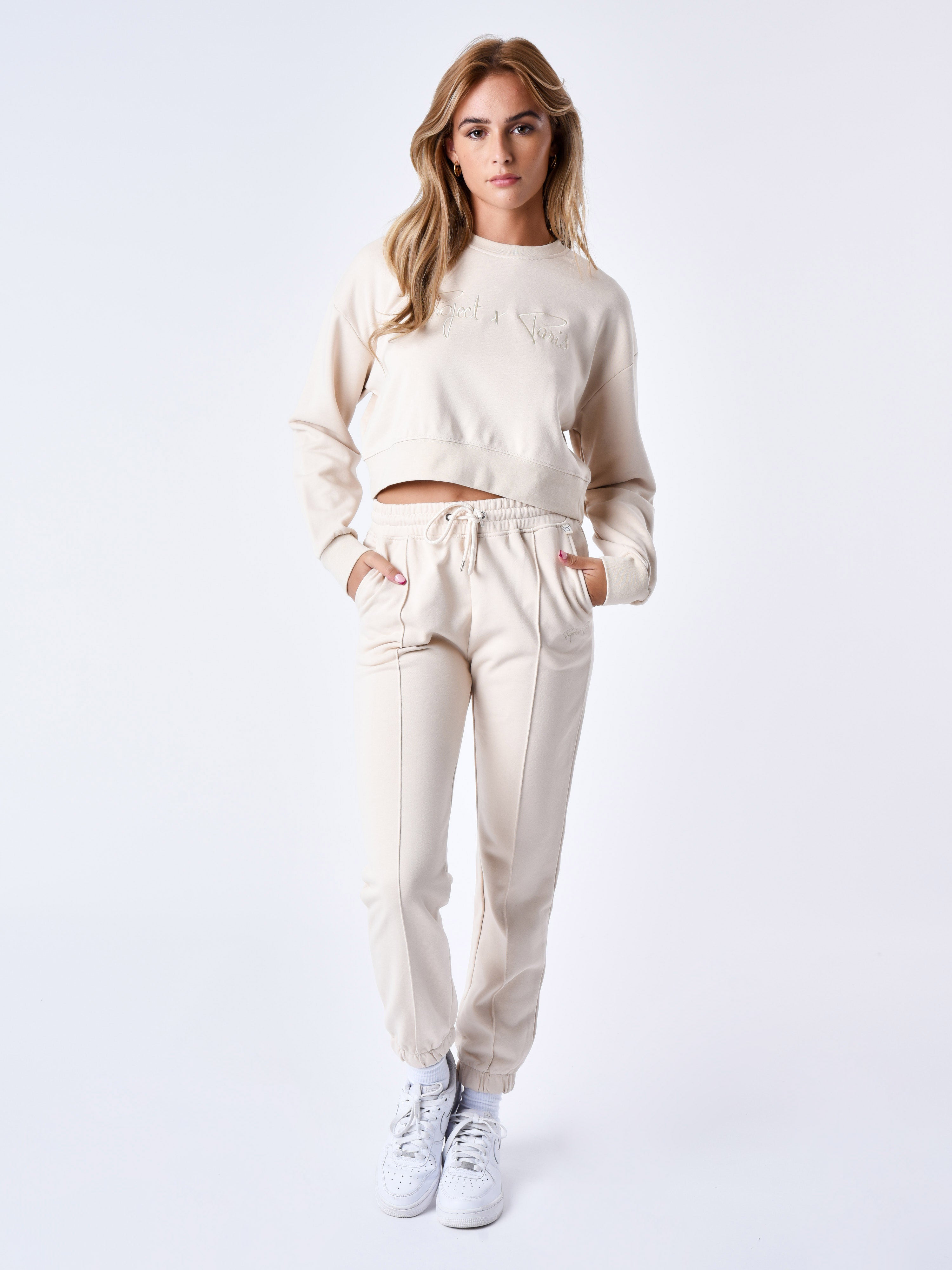 f212103-ivoire-modelshot