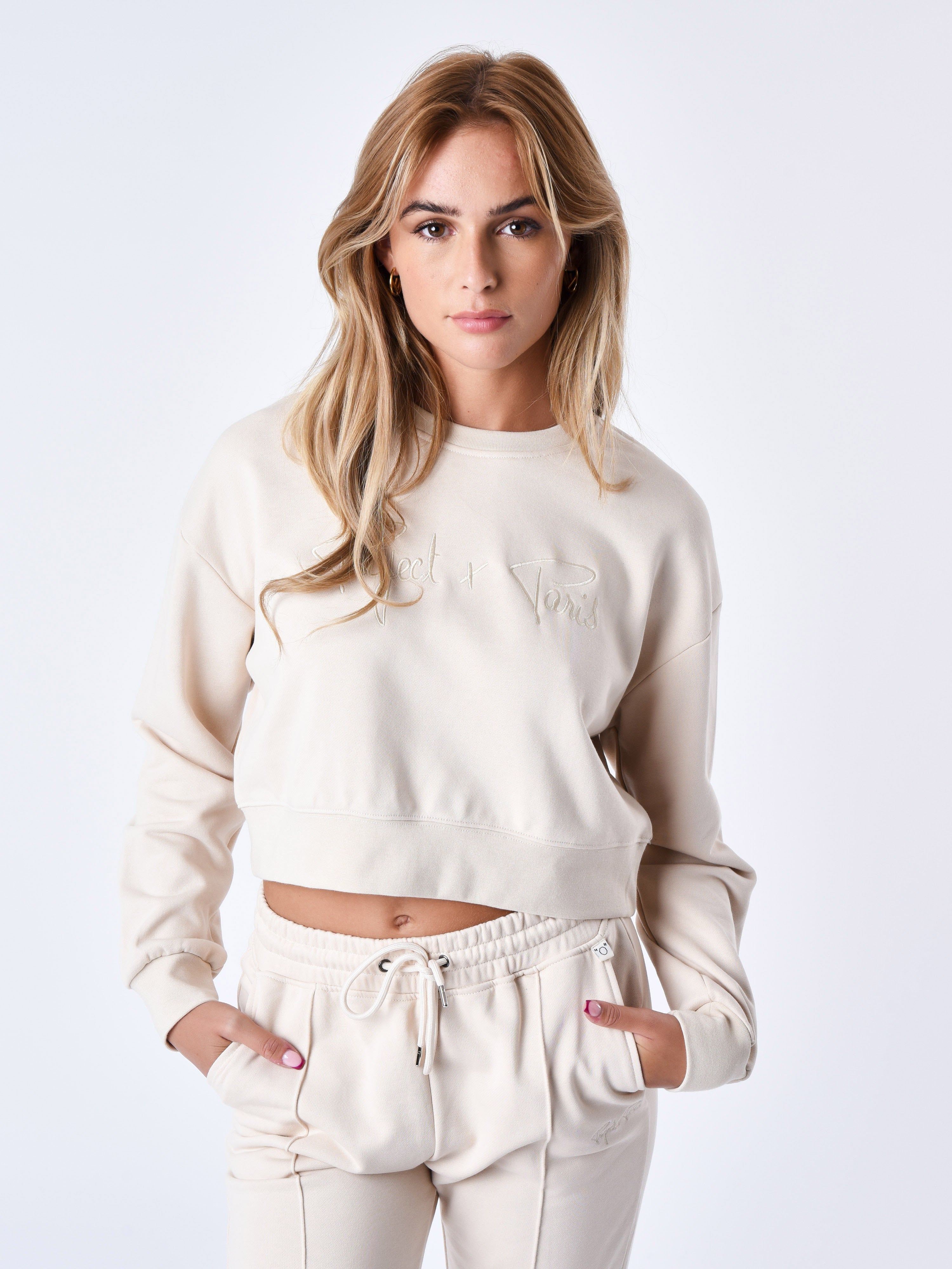 Luźna krótka bluza basic-2