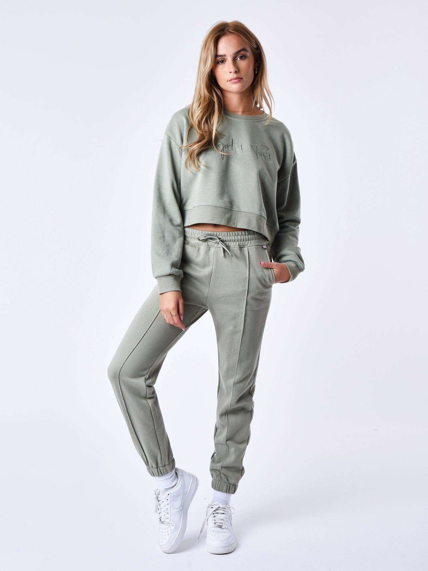 f212103-kaki