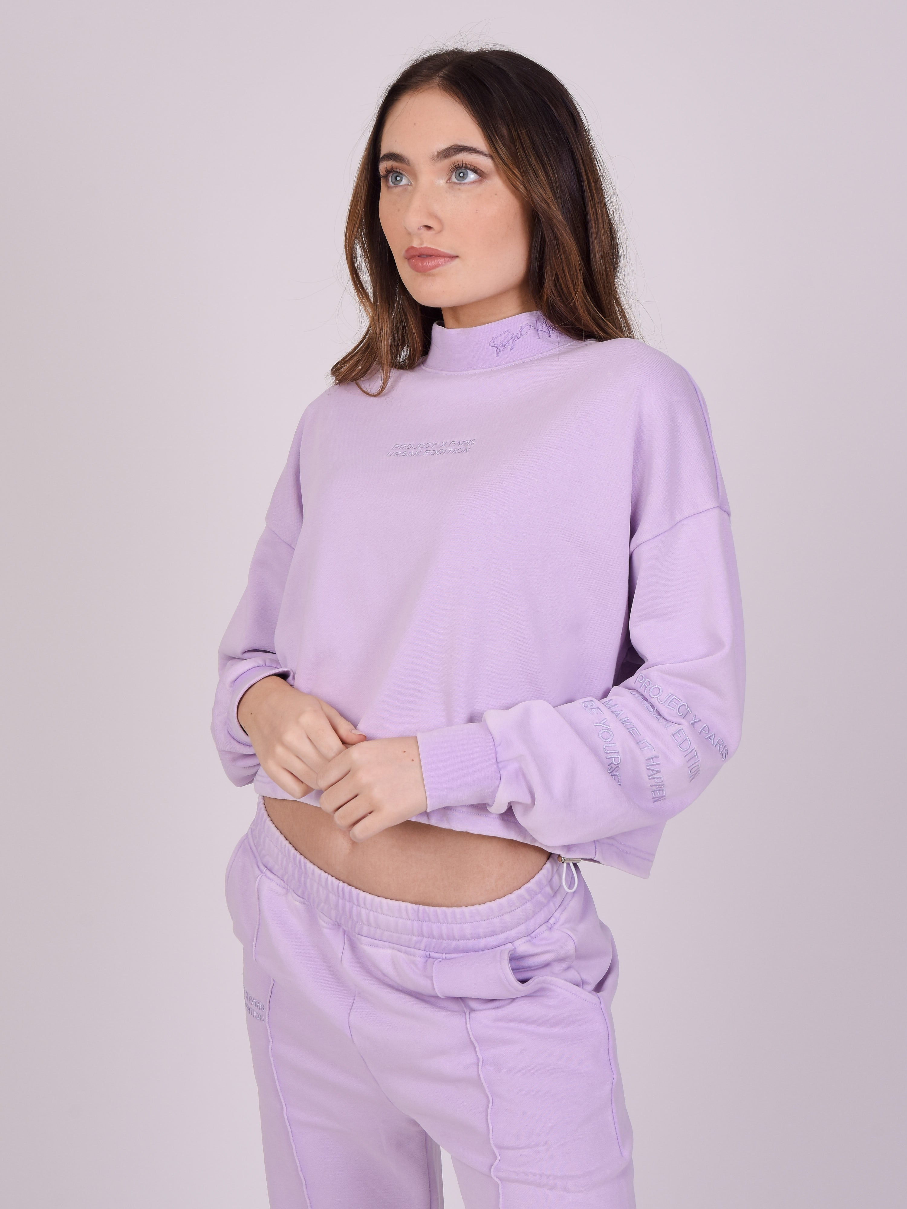 f212106-violet-modelshot
