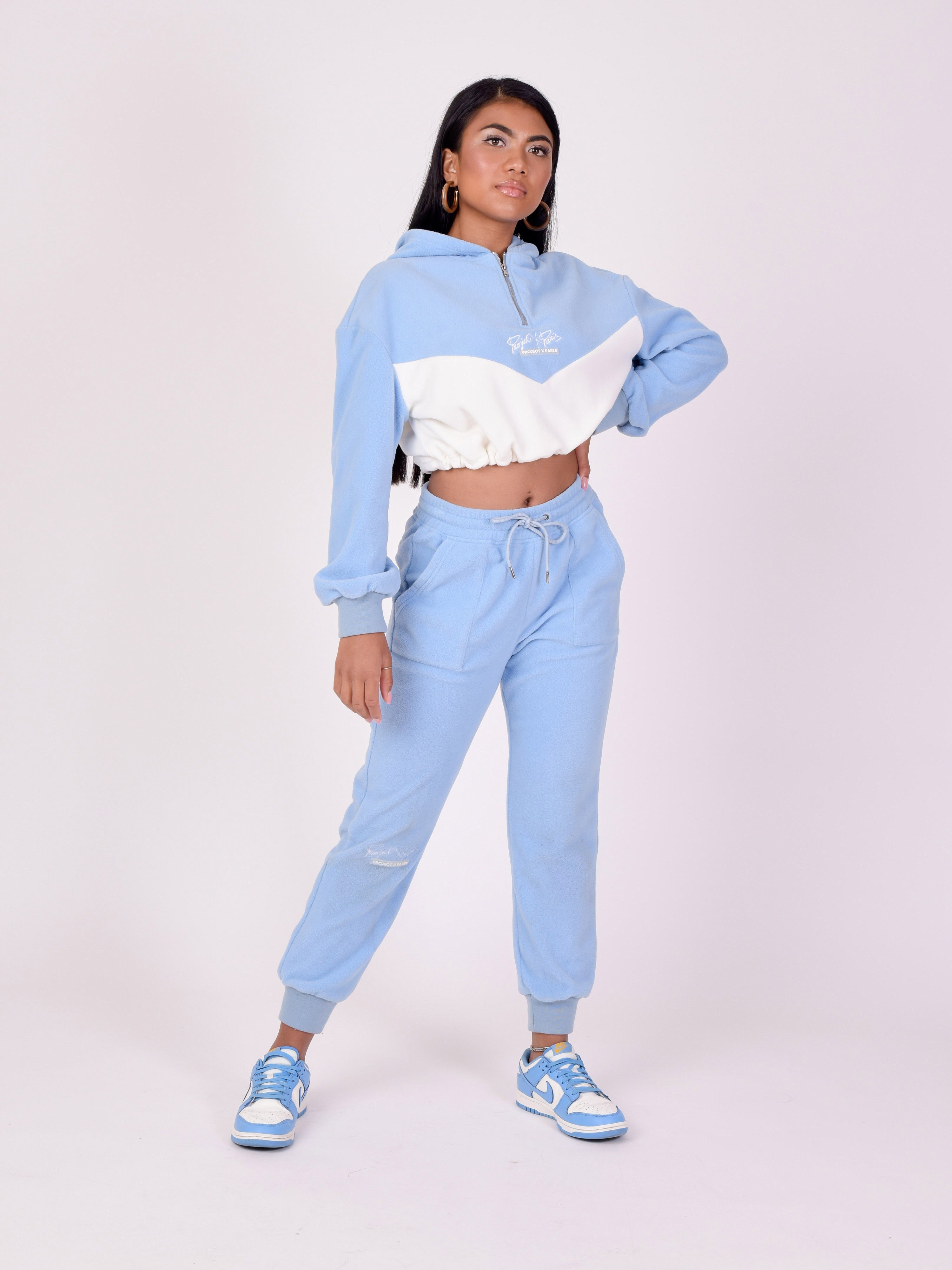 f212112-bleu-ciel-modelshot