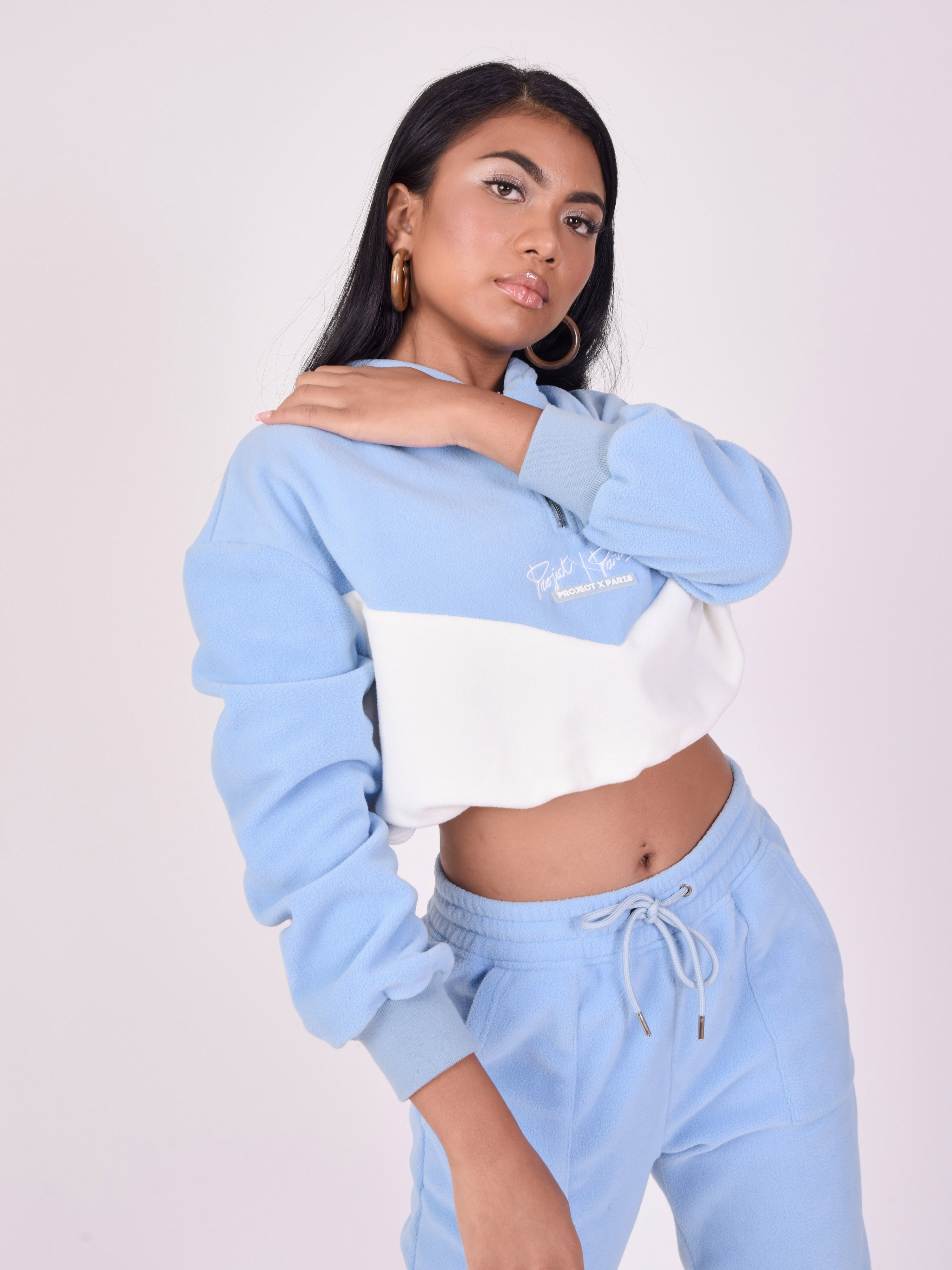 f212112-bleu-ciel-modelshot