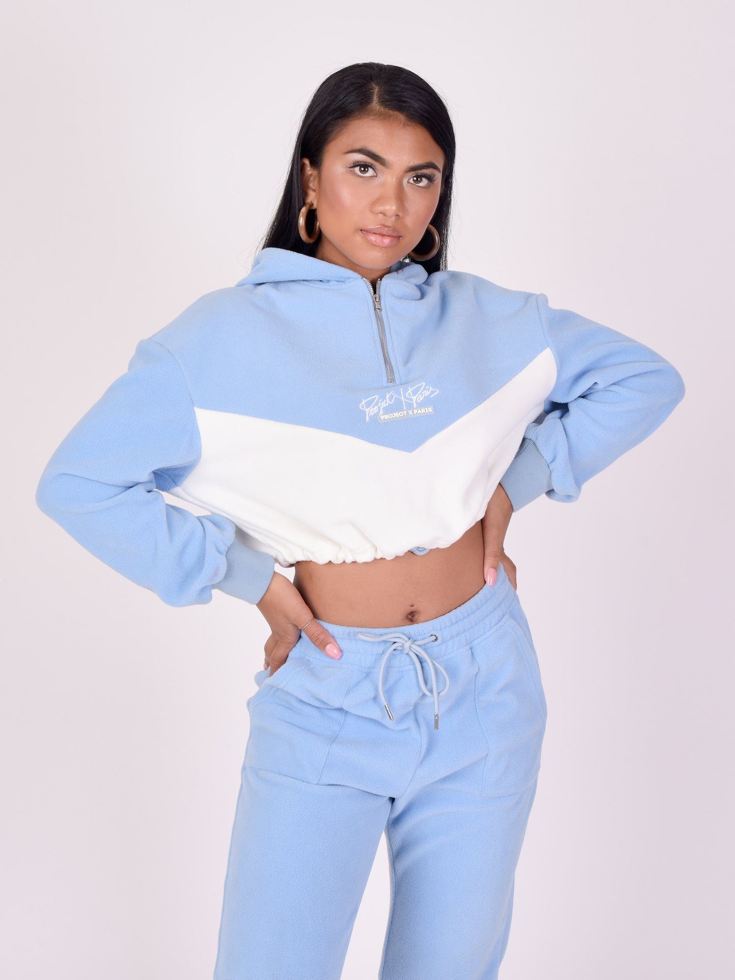 f212112-bleu-ciel-modelshot
