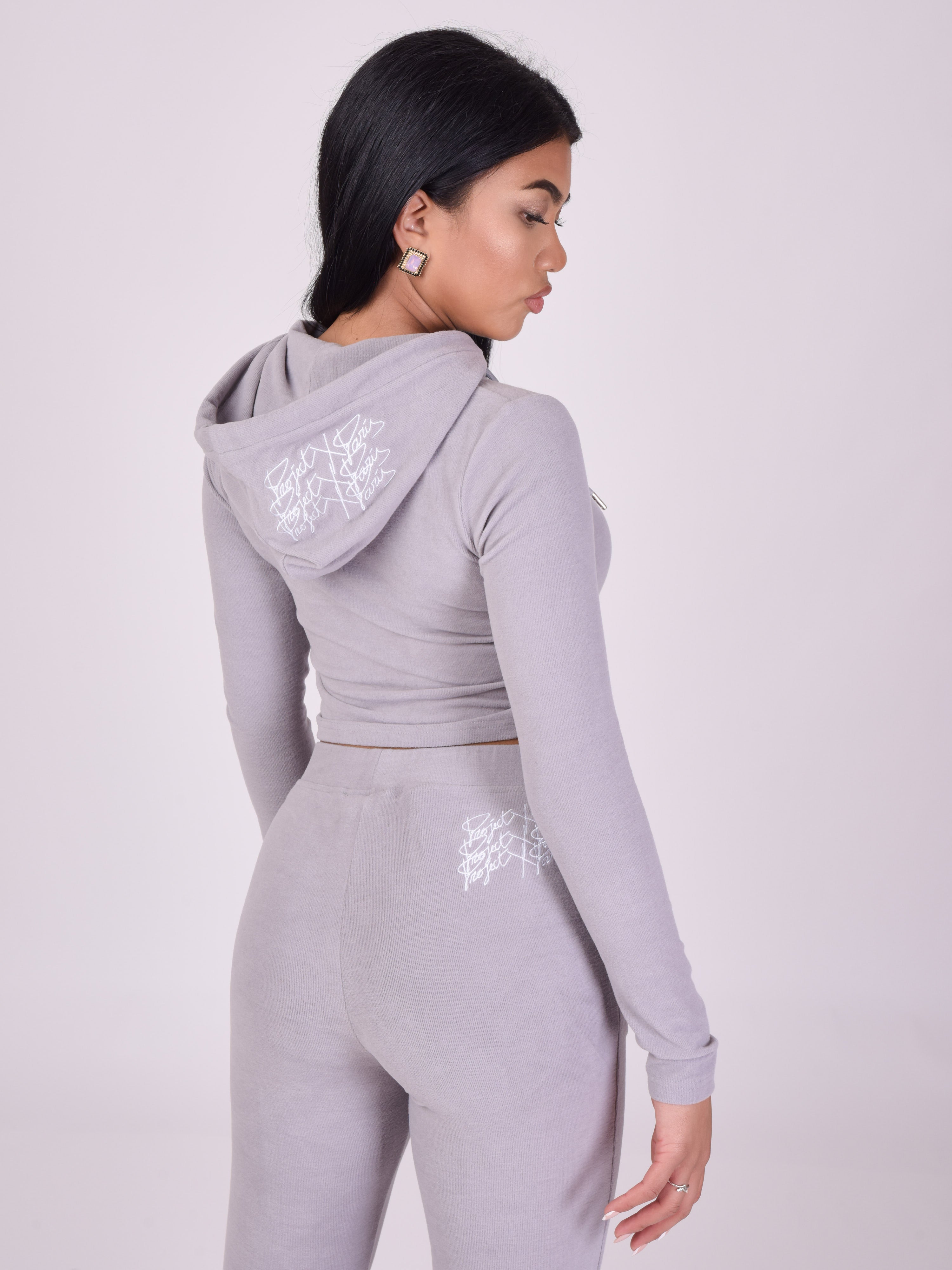 f213110-gris-clair-modelshot