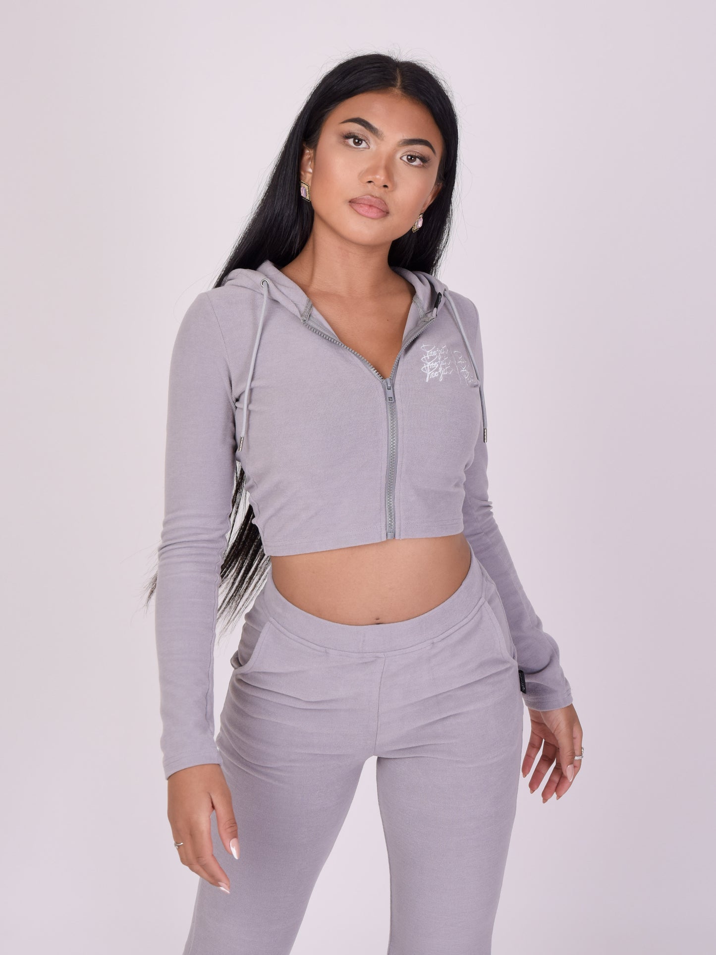 f213110-gris-clair-modelshot
