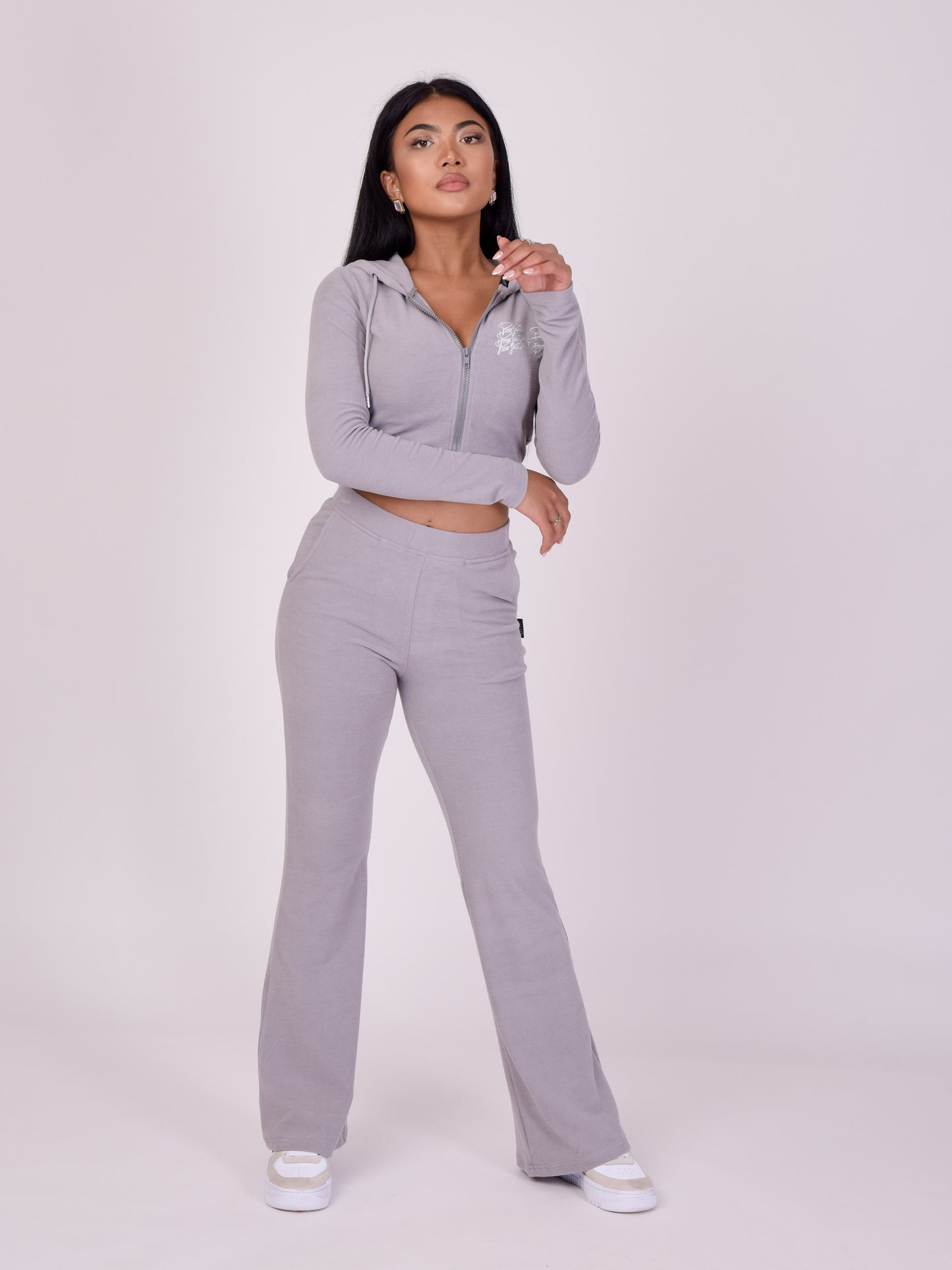 f213110-gris-clair-modelshot