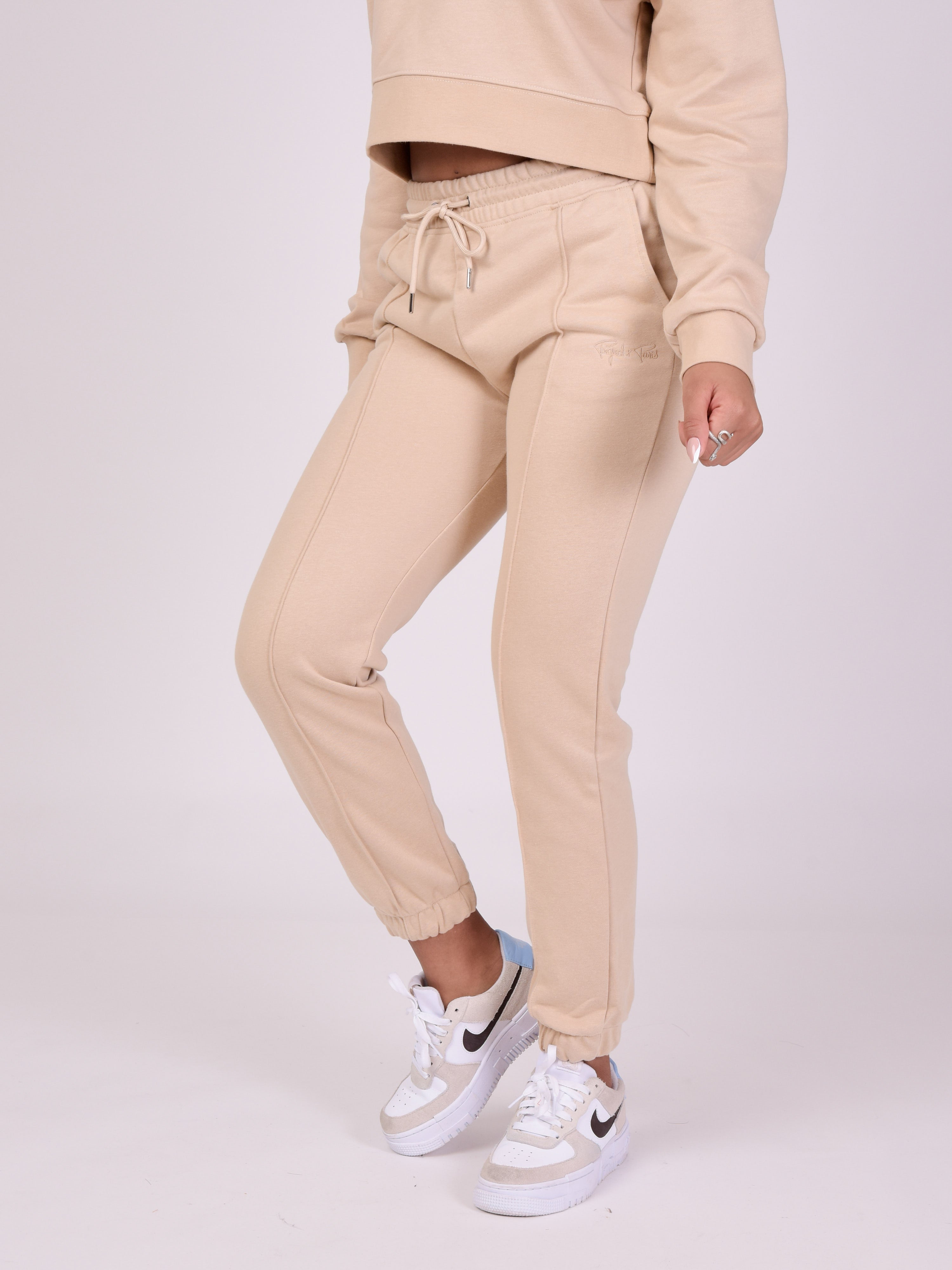 f214103-beige
