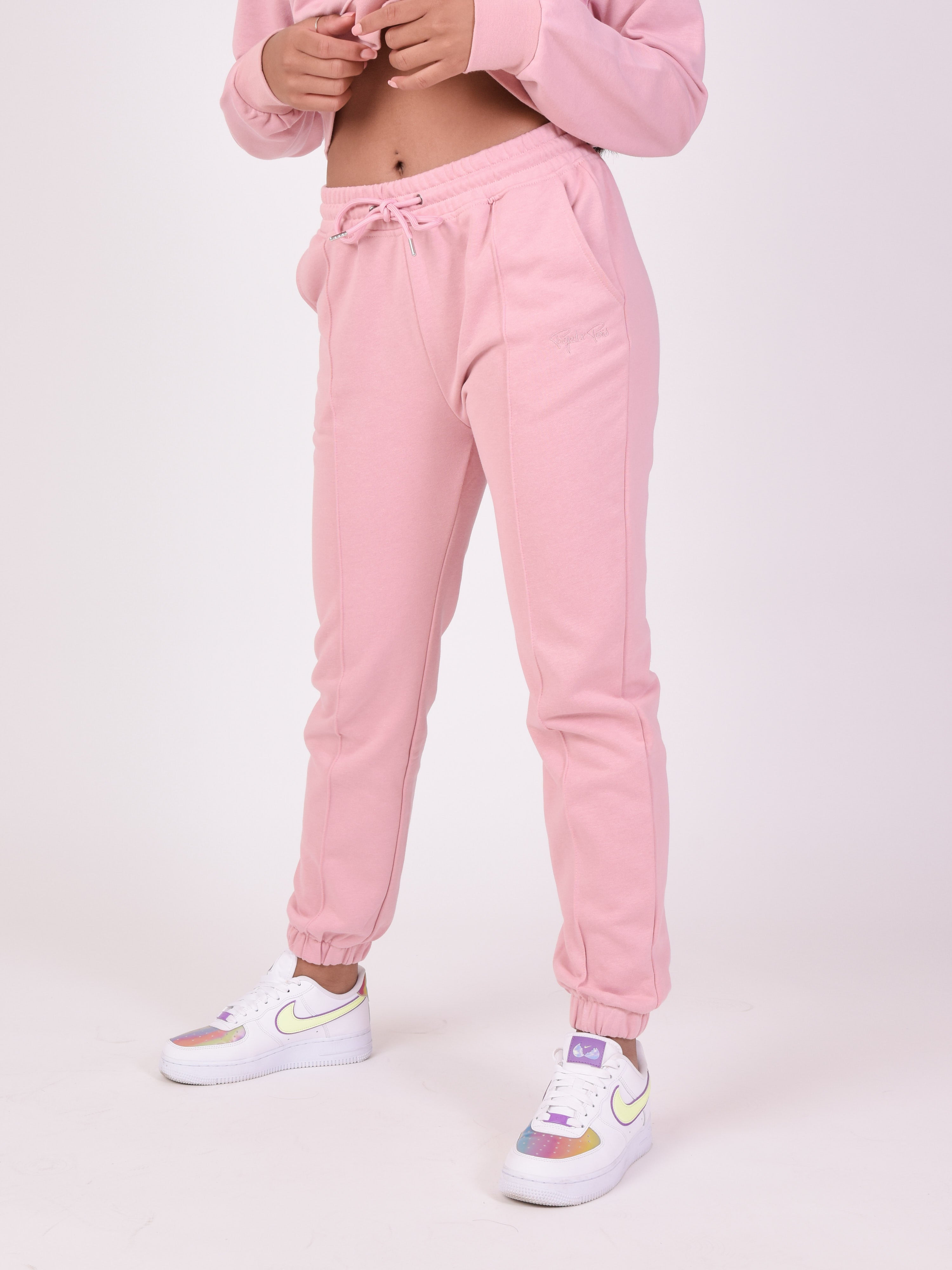 f214103-rose-poudre-modelshot