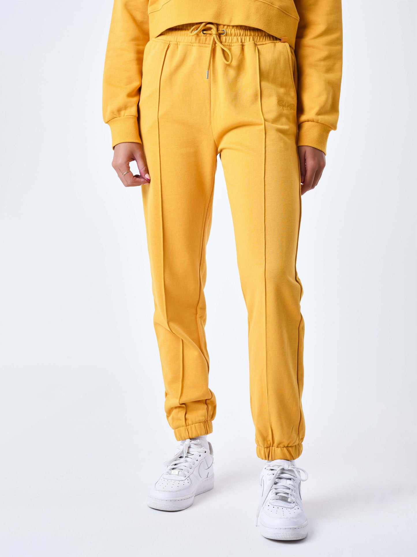 f214103-dore-modelshot