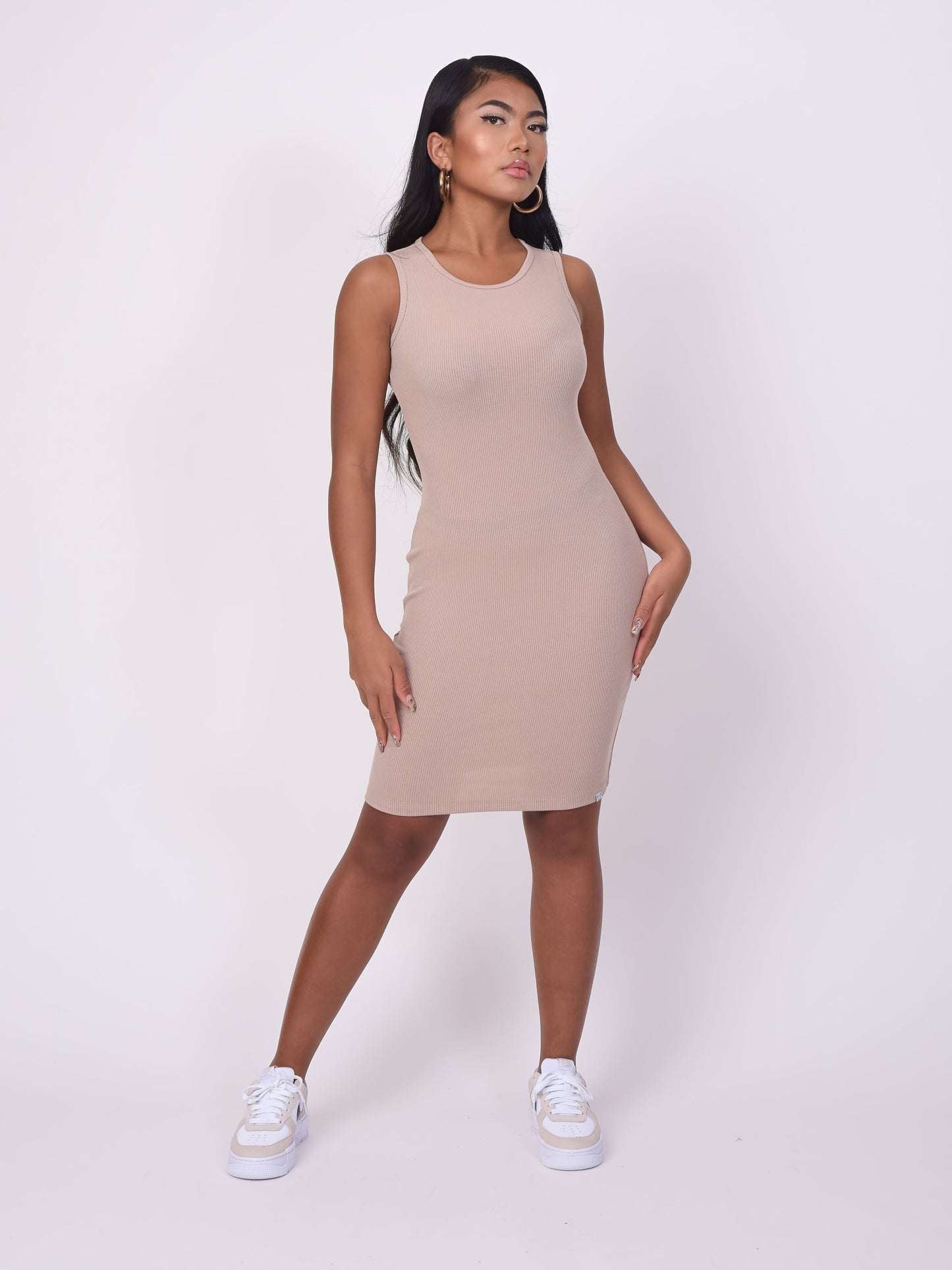 f217058-beige-modelshot