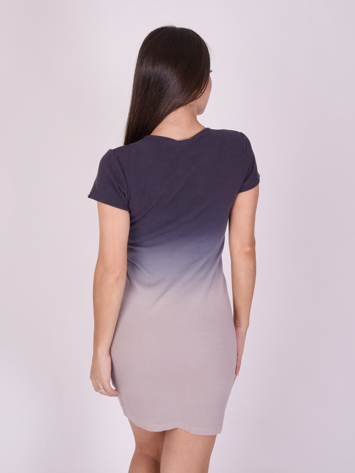f217063-noir-modelshot