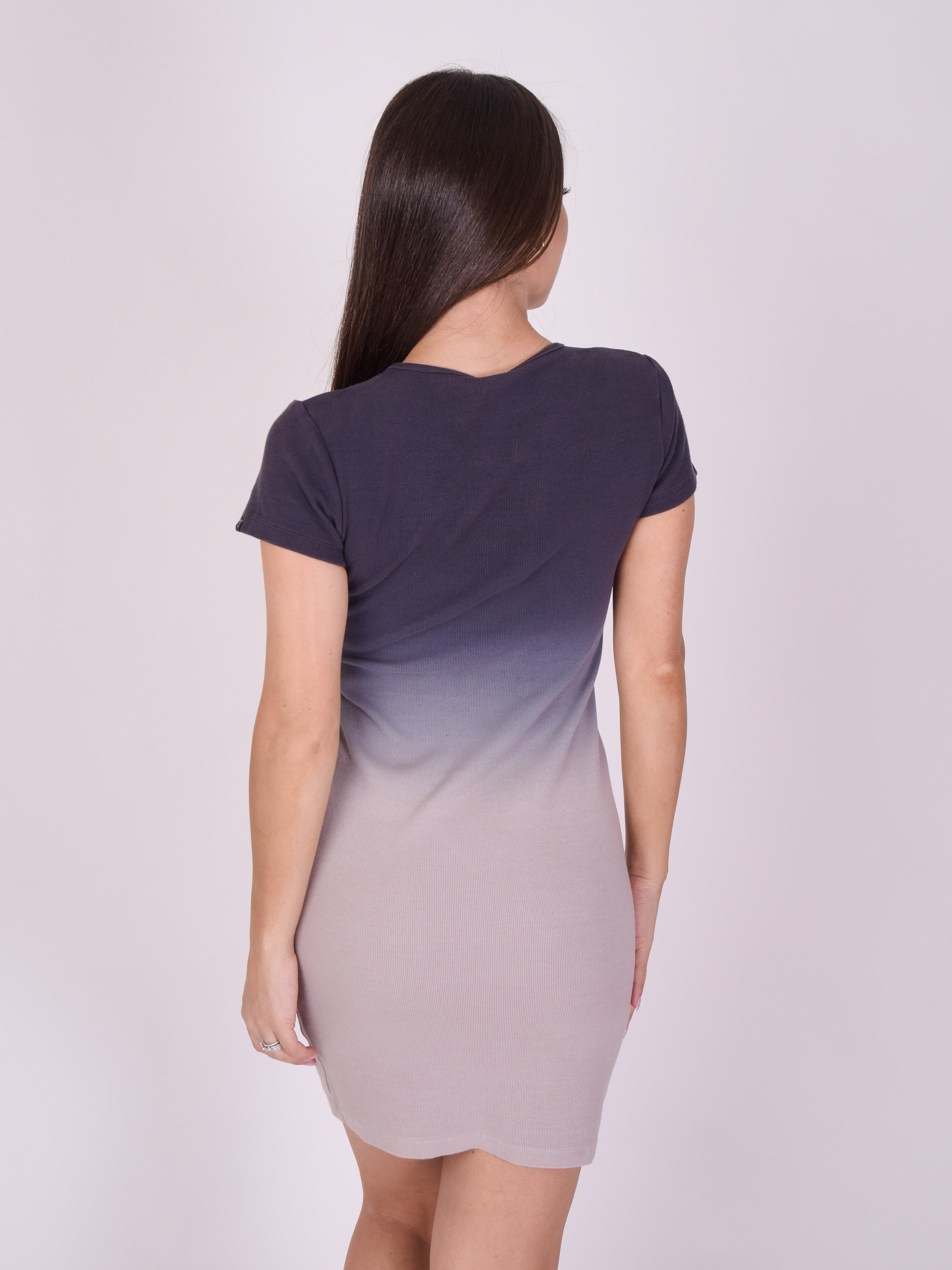f217063-noir-modelshot