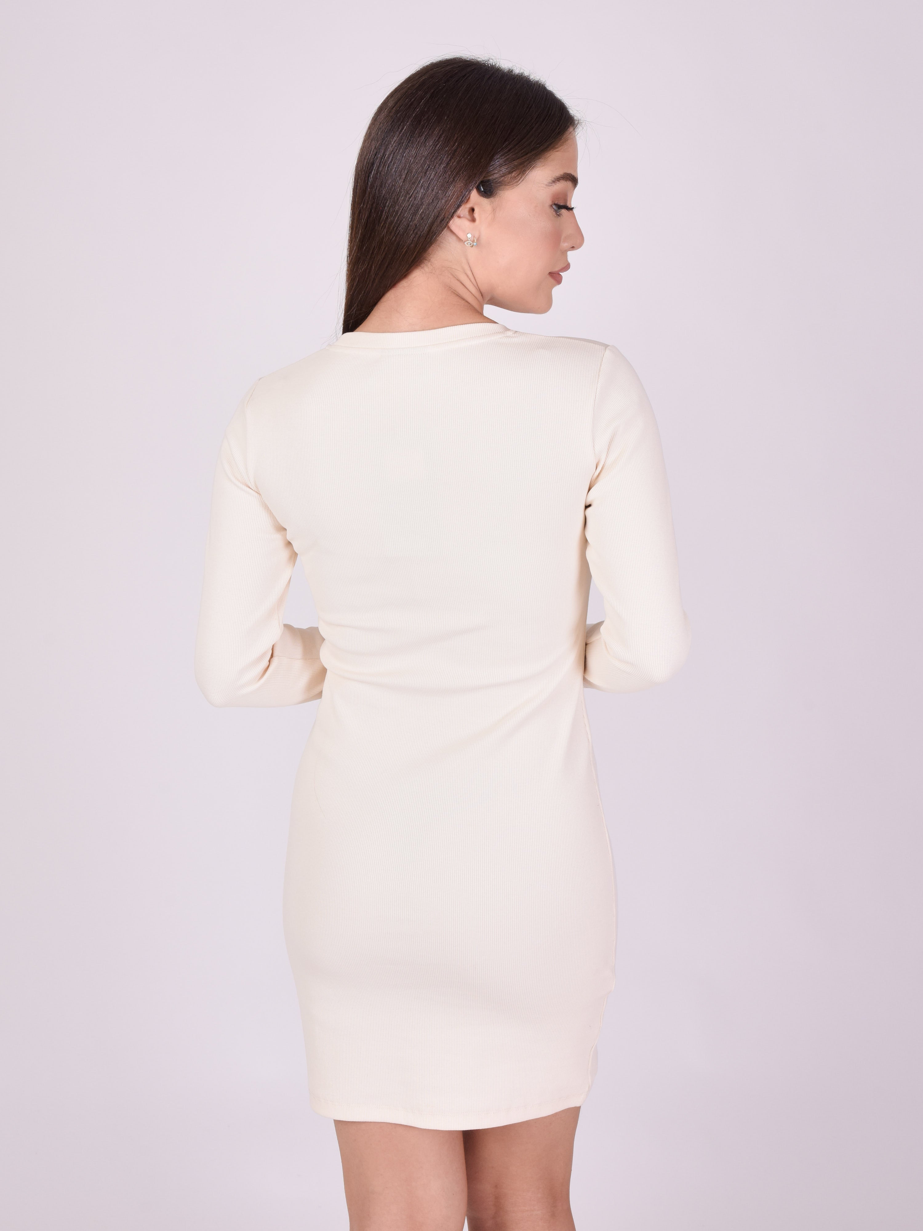 f217064-ivoire-modelshot