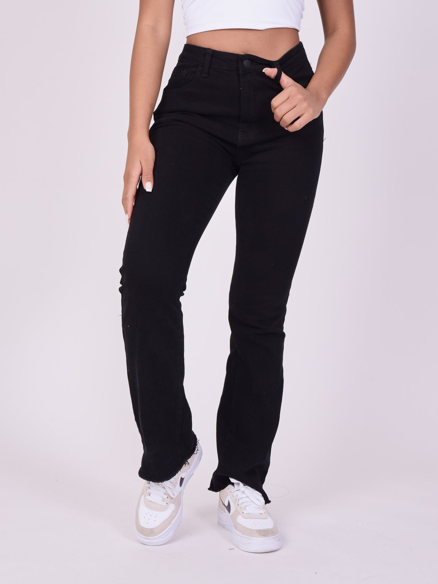 f2190022a-noir